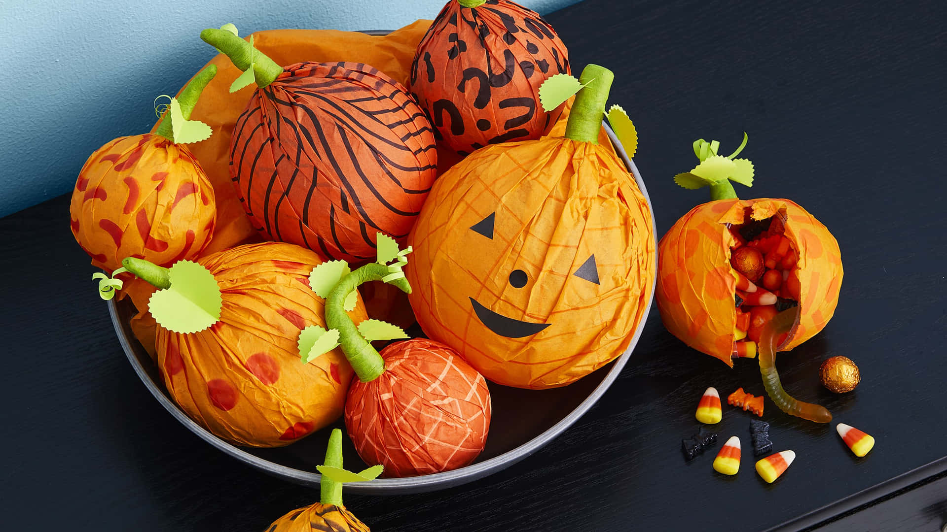 Making Halloween Crafts with Your Family Wallpaper
