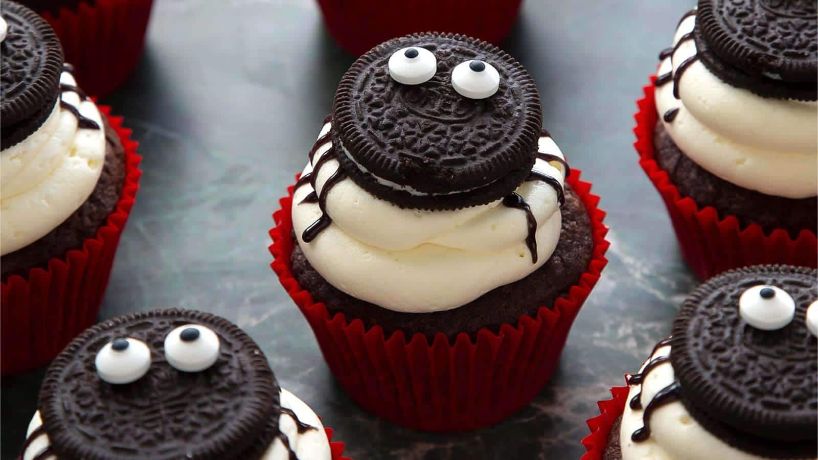Celebrate Halloween with these Fun, Festive Cupcakes Wallpaper