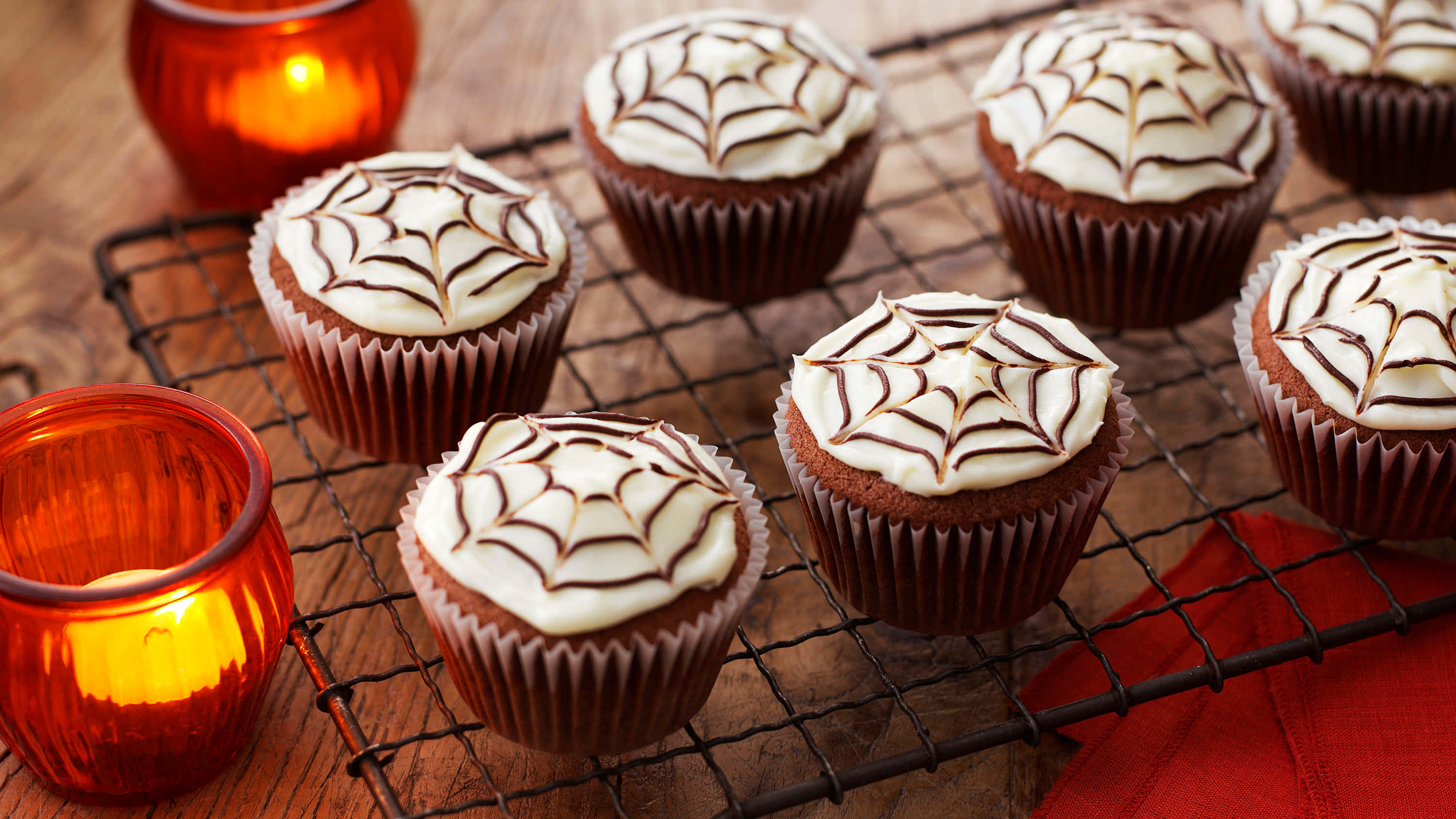 These Perfectly Spooky Halloween Cupcakes Will Delight Everyone Wallpaper