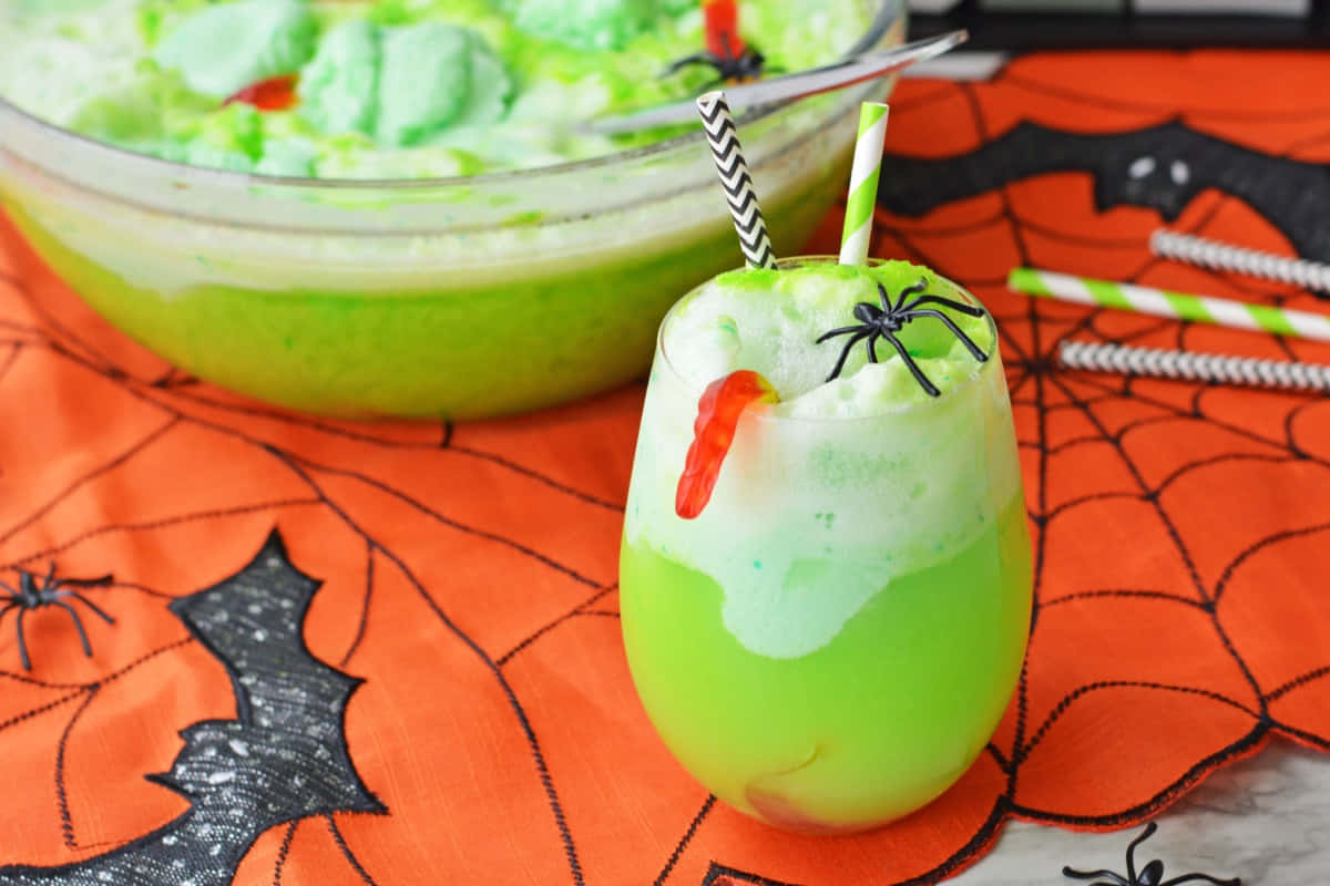 Celebrate Halloween with sweet and spooky Halloween drinks! Wallpaper