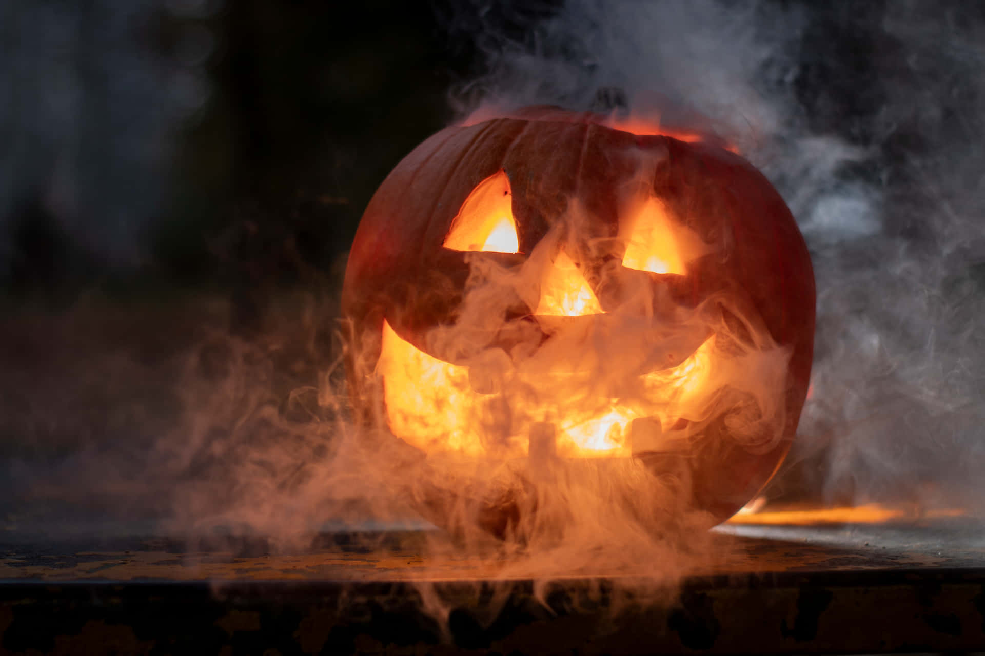 Trick or Treat with Your Macbook This Halloween! Wallpaper