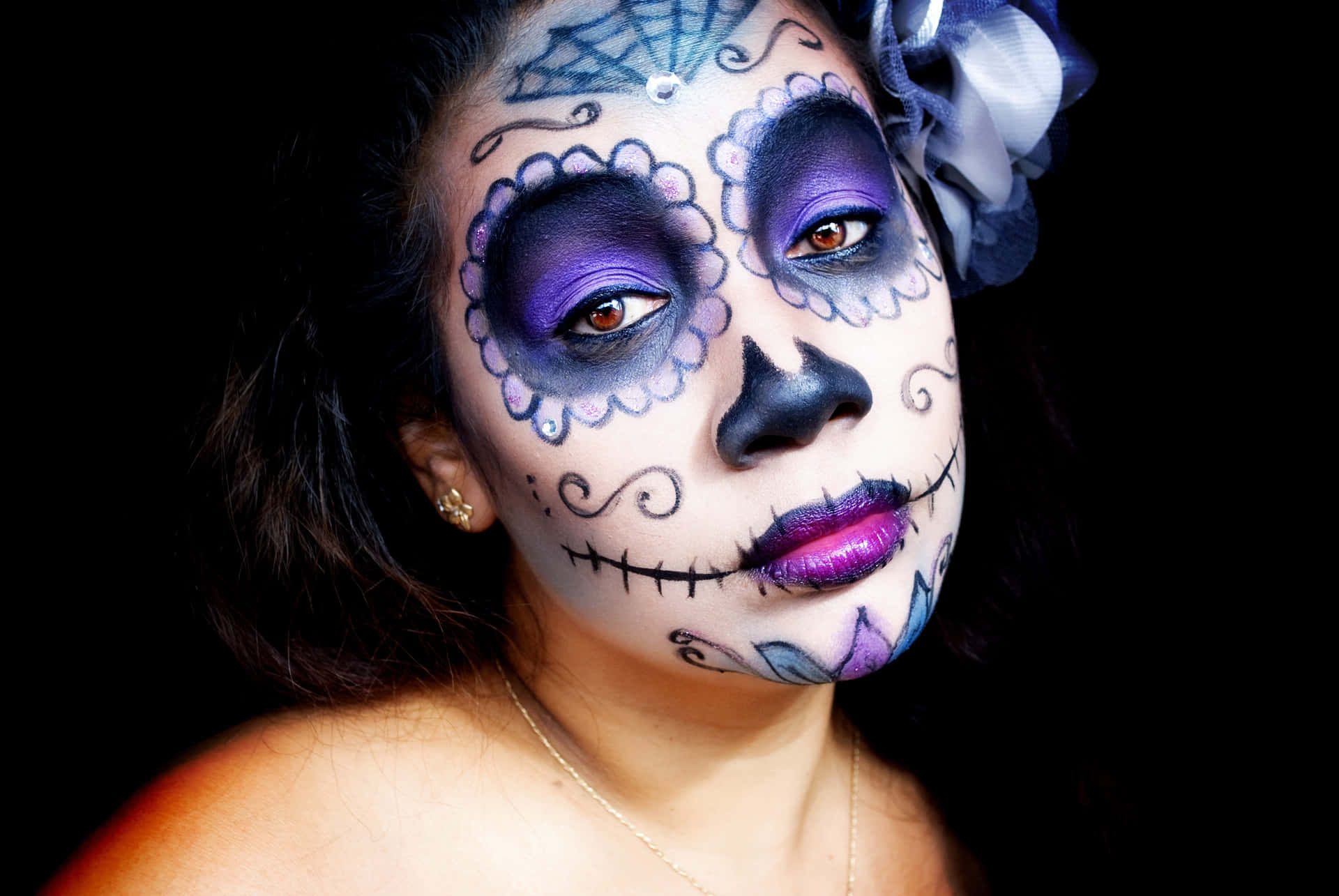 Transform this Halloween with a stunning makeup look Wallpaper