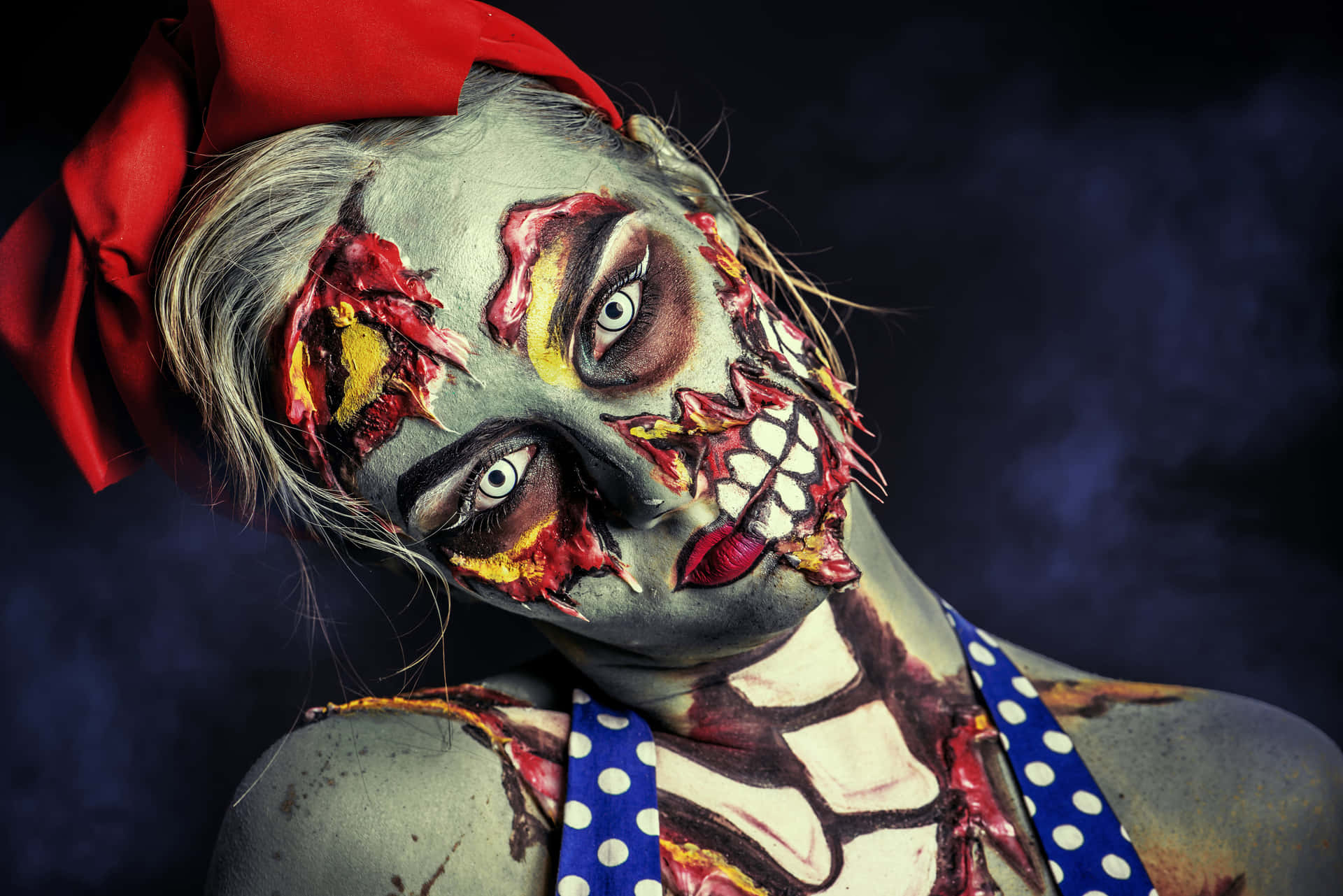 Makeup for Halloween: Unleash your inner spooky spirit" Wallpaper