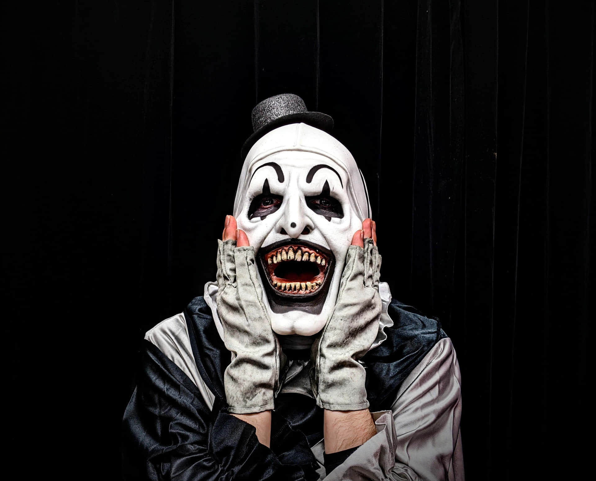 Get ready for Halloween with these fun and creepy masks! Wallpaper