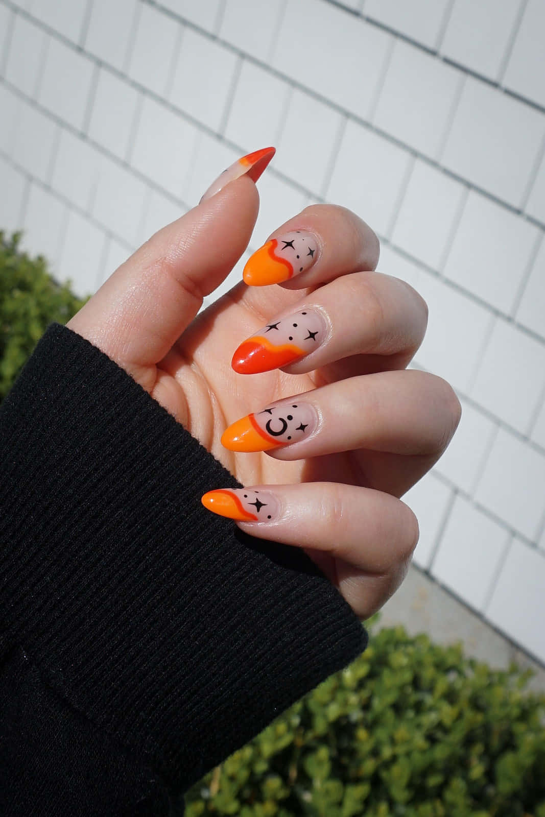 Feeling festive? Show off your spooky style with Halloween nail art! Wallpaper