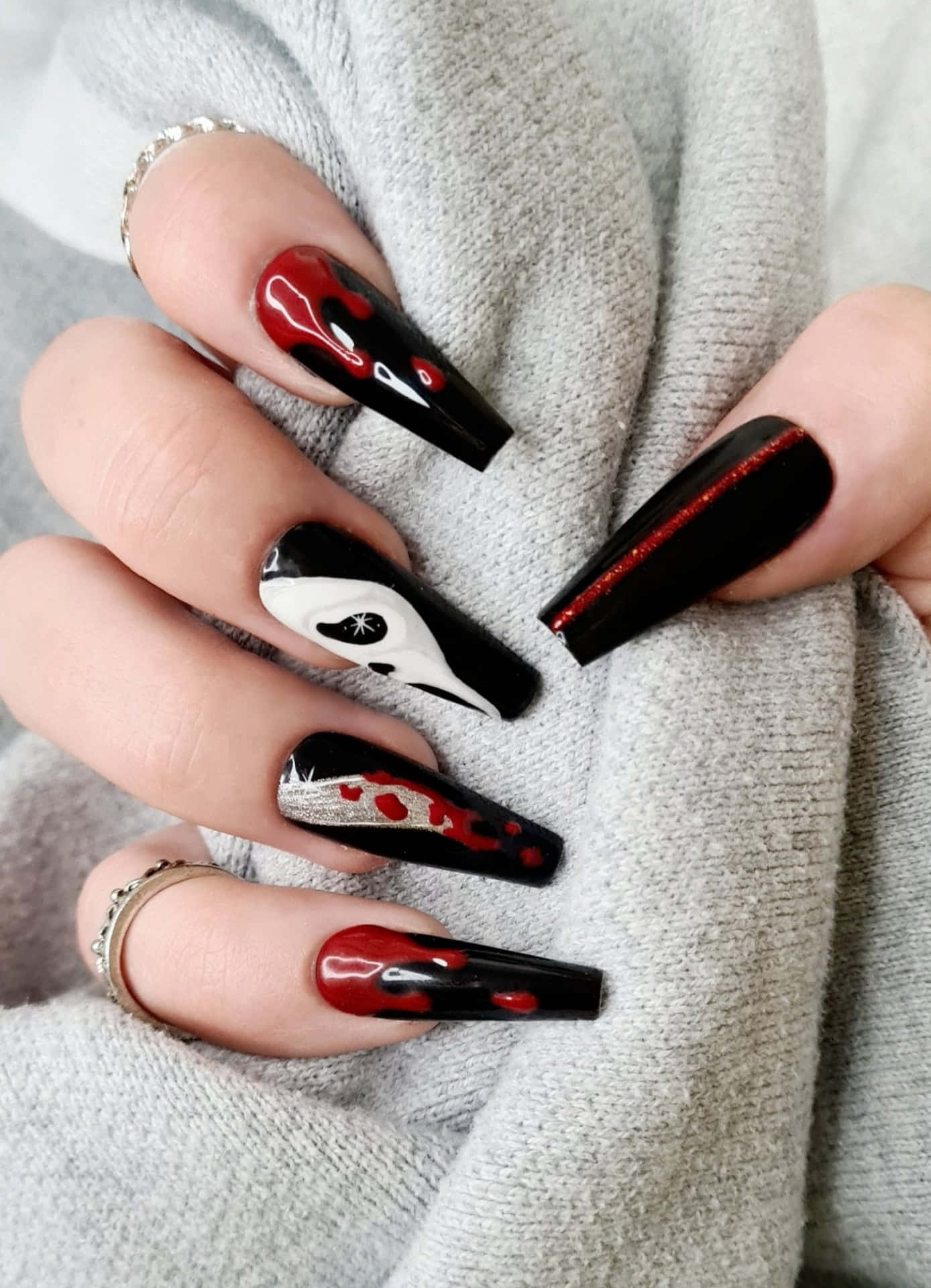 Get inspired this Halloween with these spooky nail art designs! Wallpaper