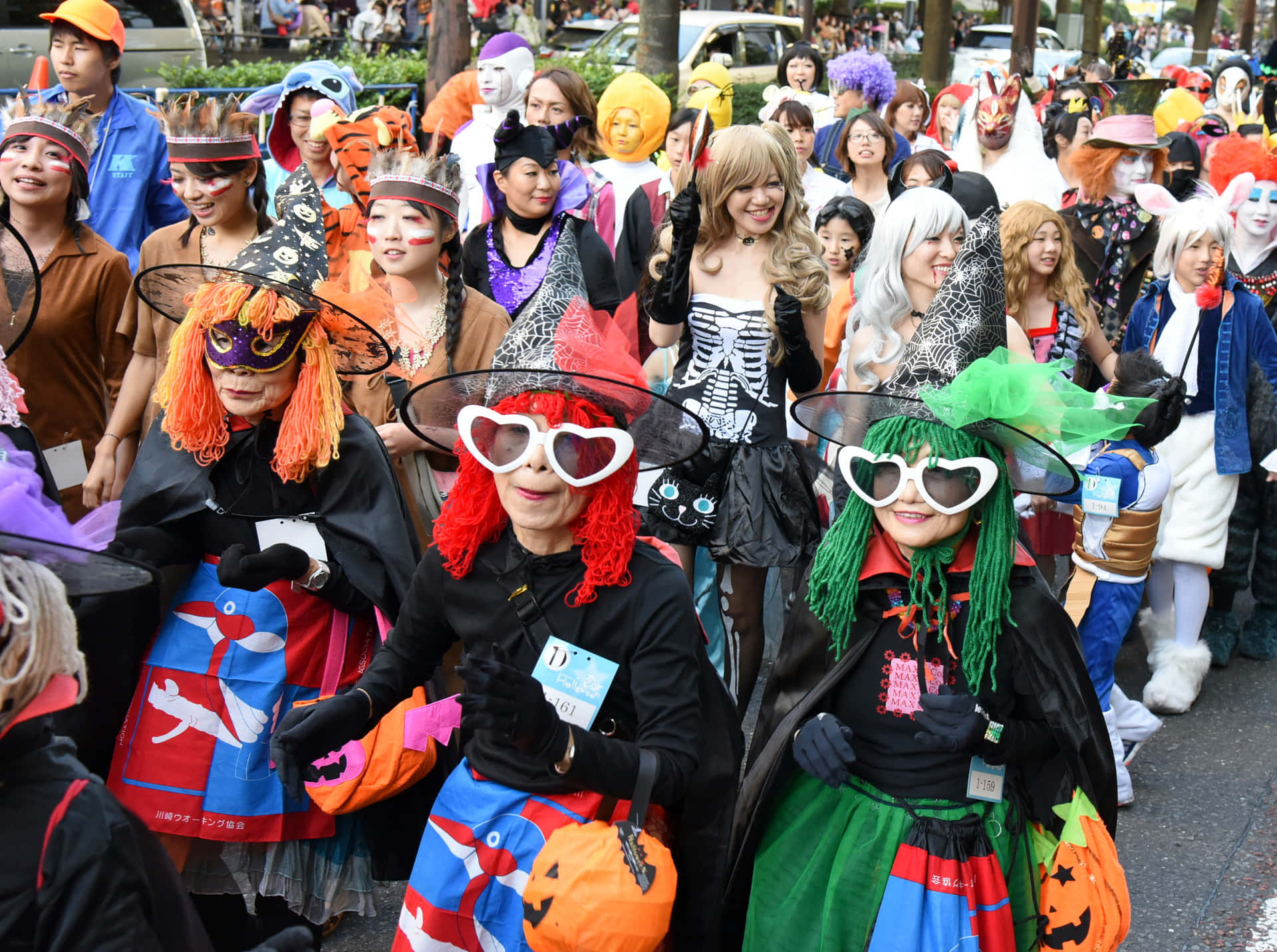 Join in the spooky fun of a local Halloween parade! Wallpaper