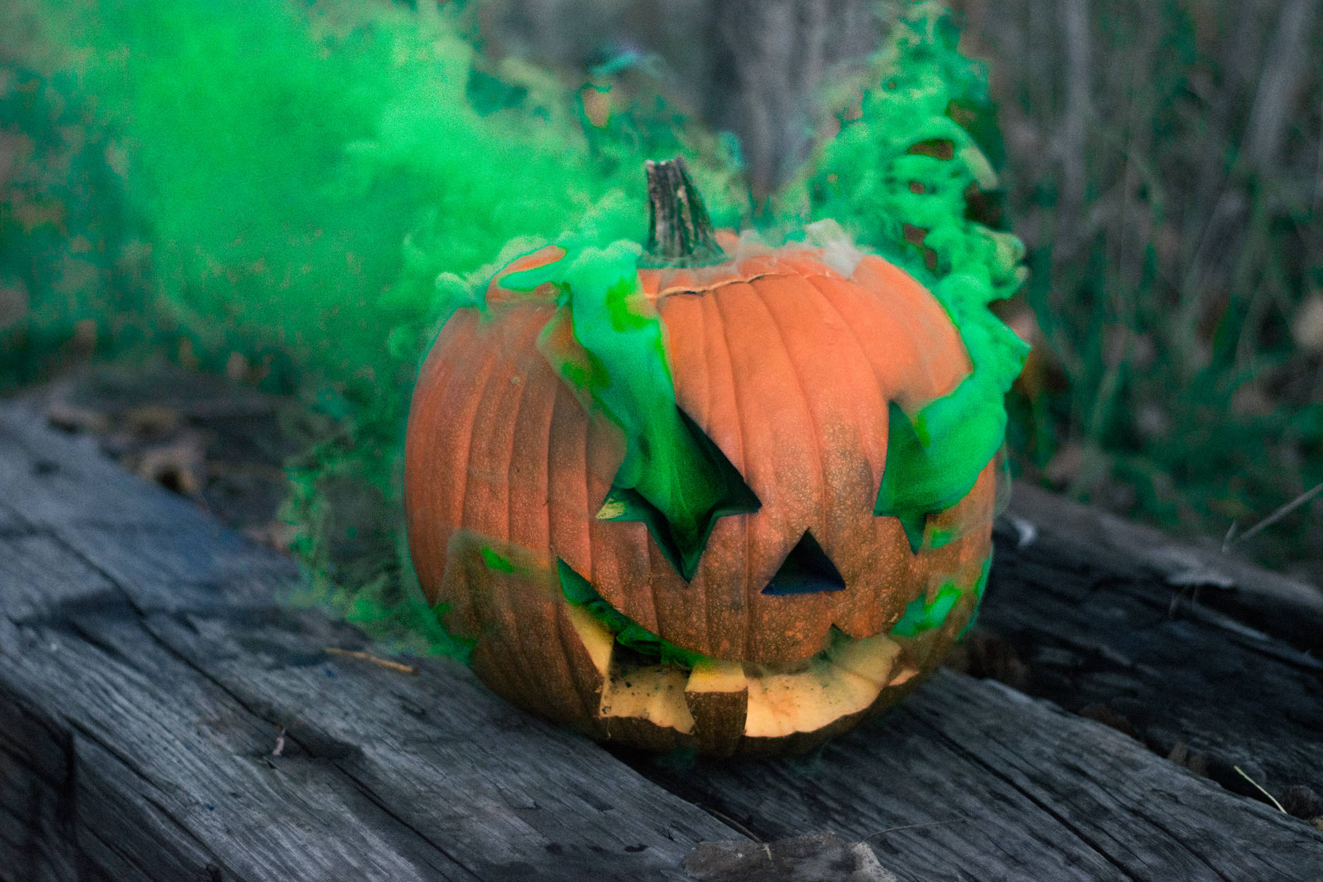 Halloween Pumpkin Green Smoke Wallpaper