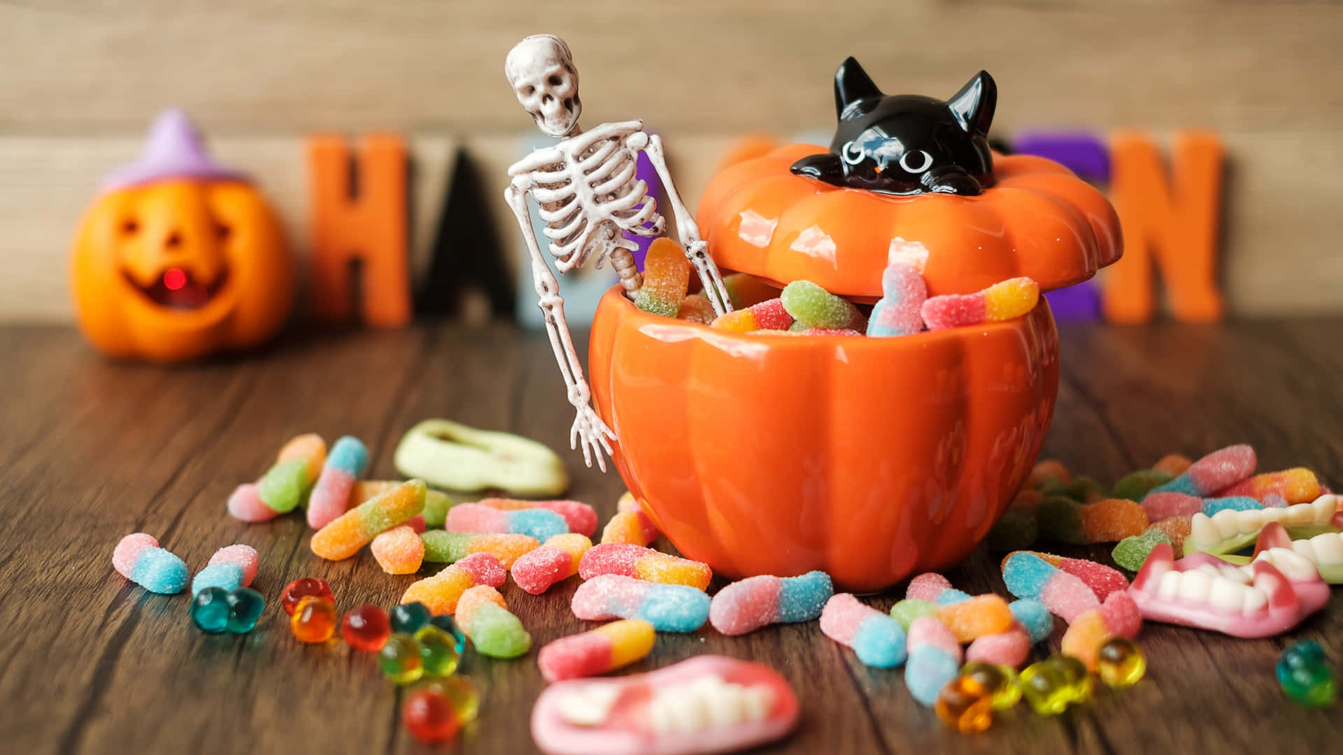 Get Ready for Trick-or-Treat with These Delicious Halloween Treats! Wallpaper