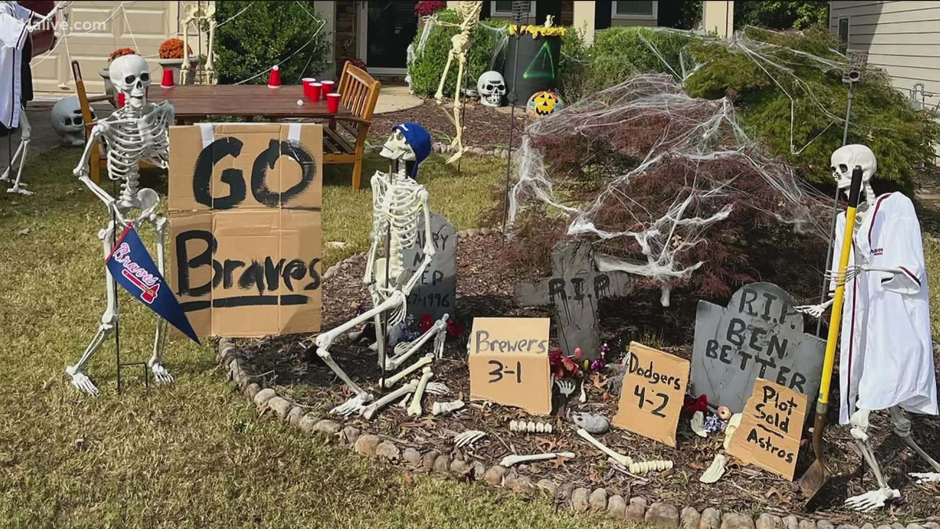 ¡asustaa Tus Visitantes Con Estas Espeluznantes Decoraciones De Halloween Para El Jardín! Fondo de pantalla