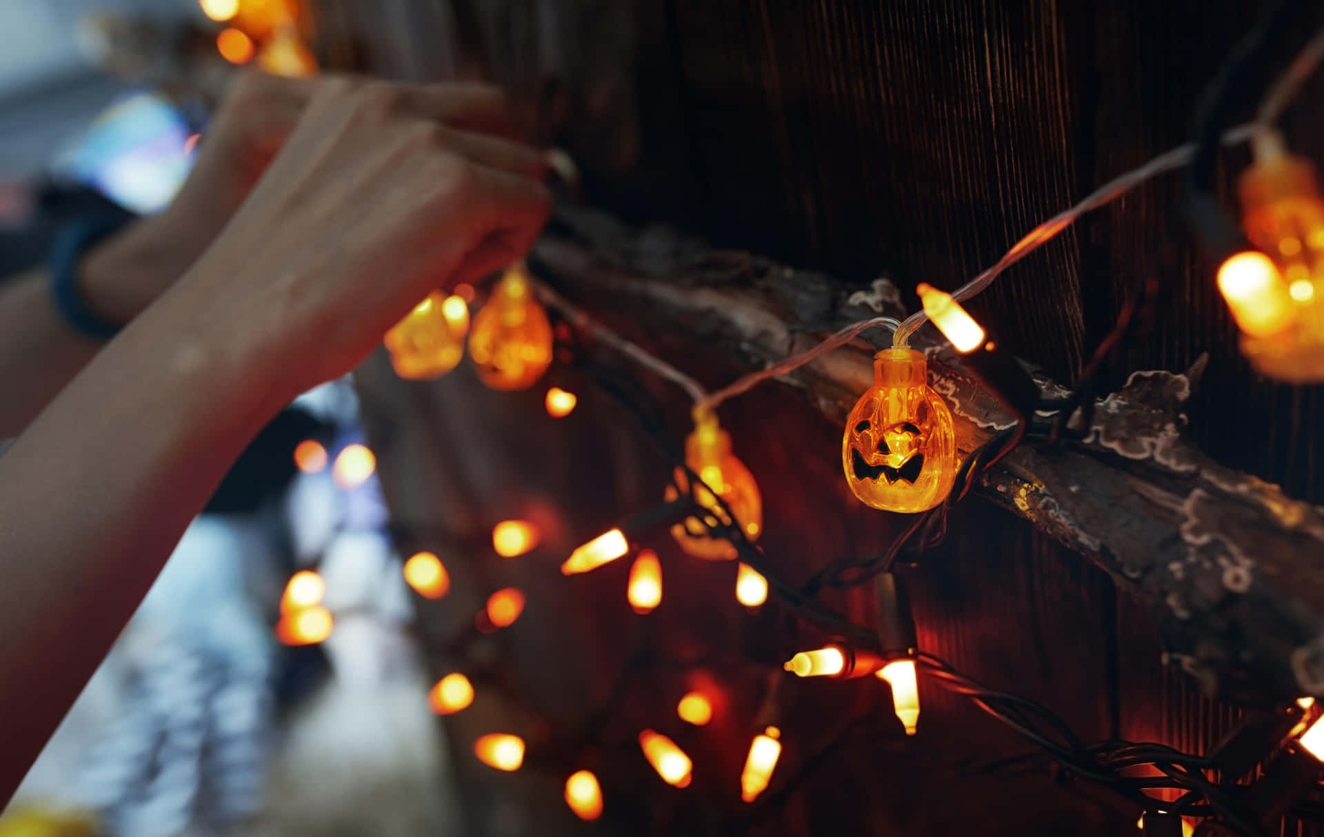 Decoracionesespeluznantes Para Una Experiencia De Halloween Definitiva En Exteriores. Fondo de pantalla