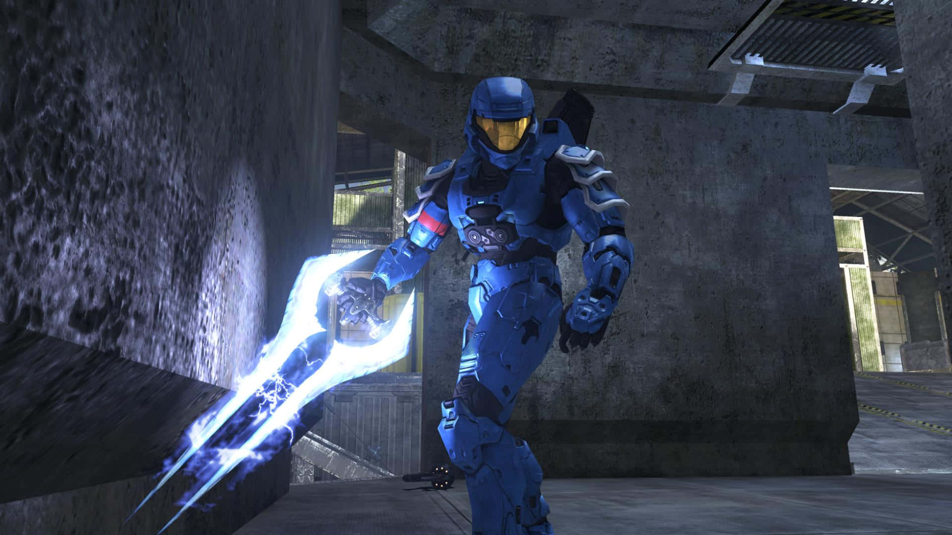 Eljefe Maestro Empuñando La Emblemática Espada De Energía De Halo. Fondo de pantalla