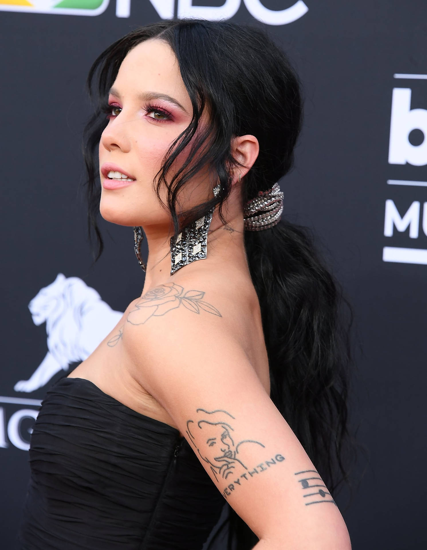 Halsey At The Bbmas 2018 Background