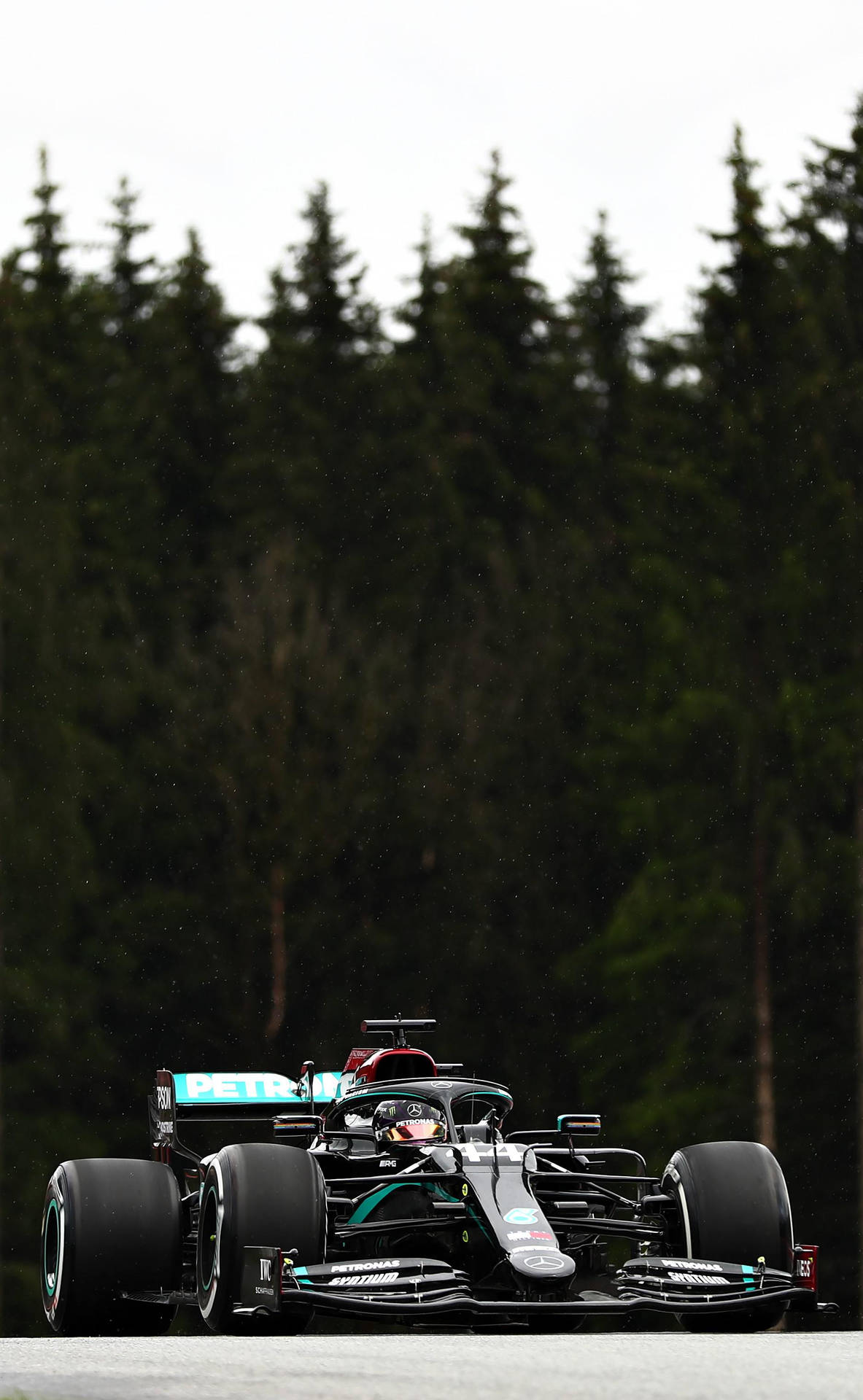Cochede Carreras Mercedes De Lewis Hamilton En F1. Fondo de pantalla
