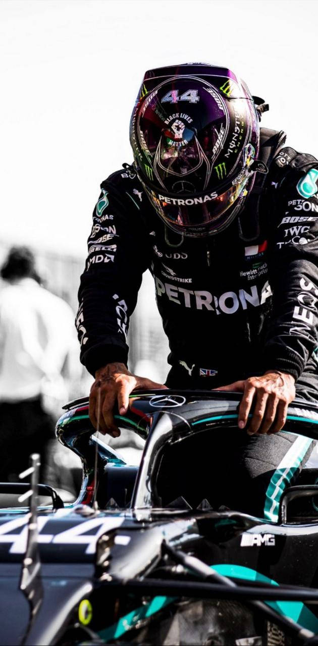Lewishamilton Fährt Mit Macht Zu Einem Weiteren Formel 1 Weltmeistertitel. Wallpaper