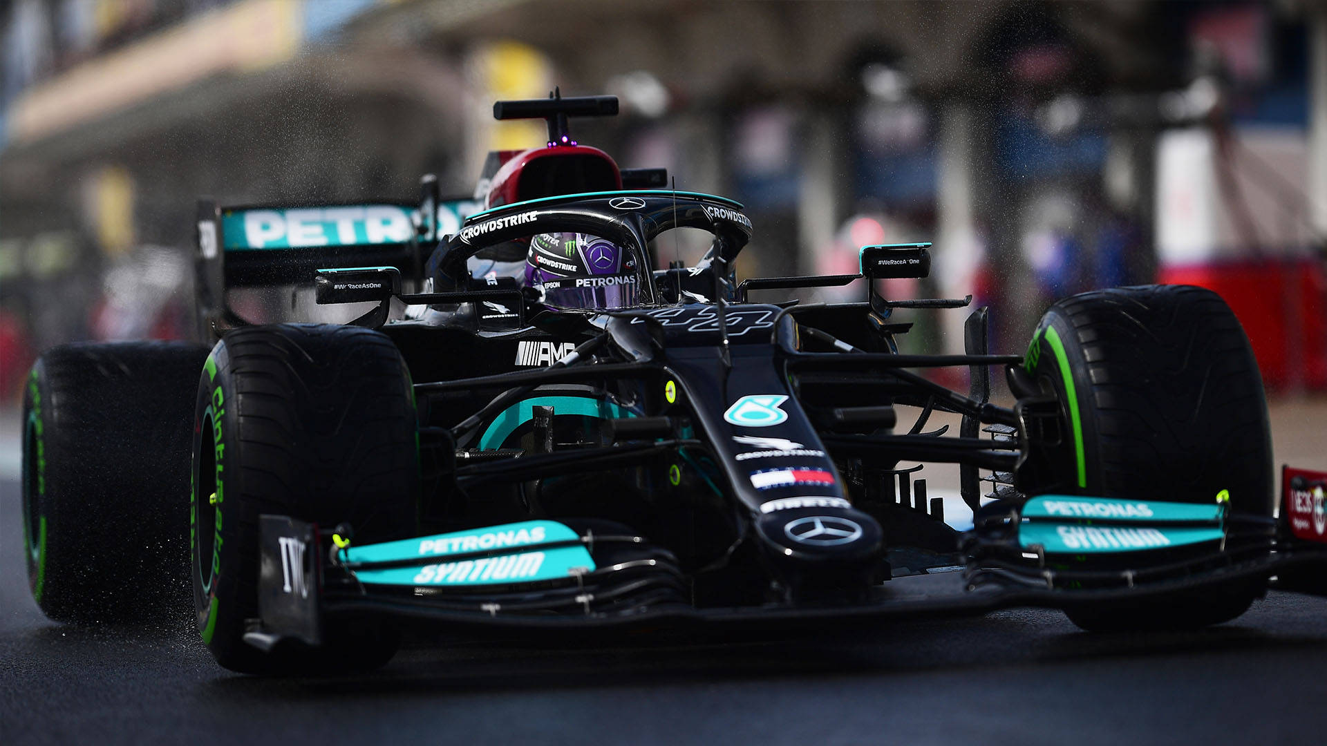 All Black Racing Car Of Lewis Hamilton F1 Wallpaper