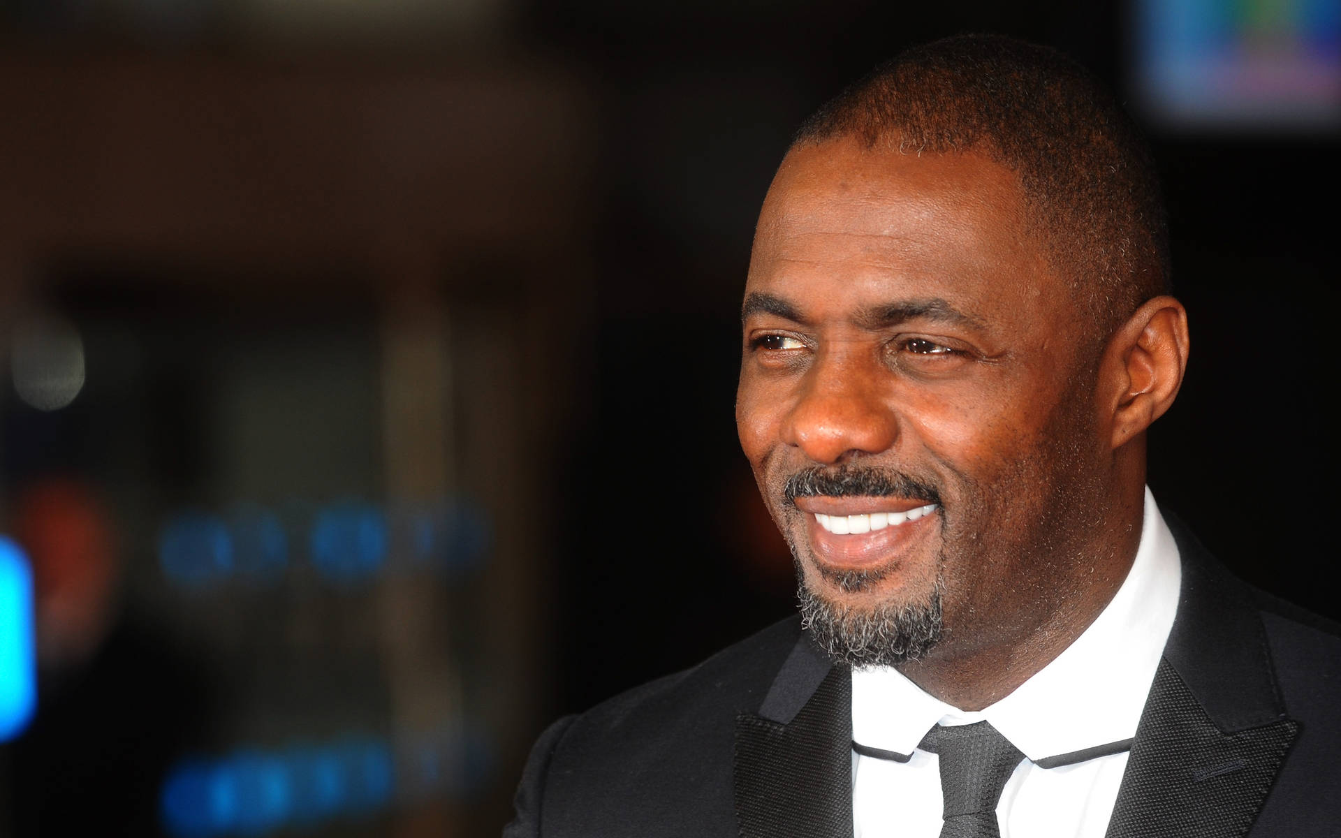 Handsome Black Man Idris Elba Wallpaper