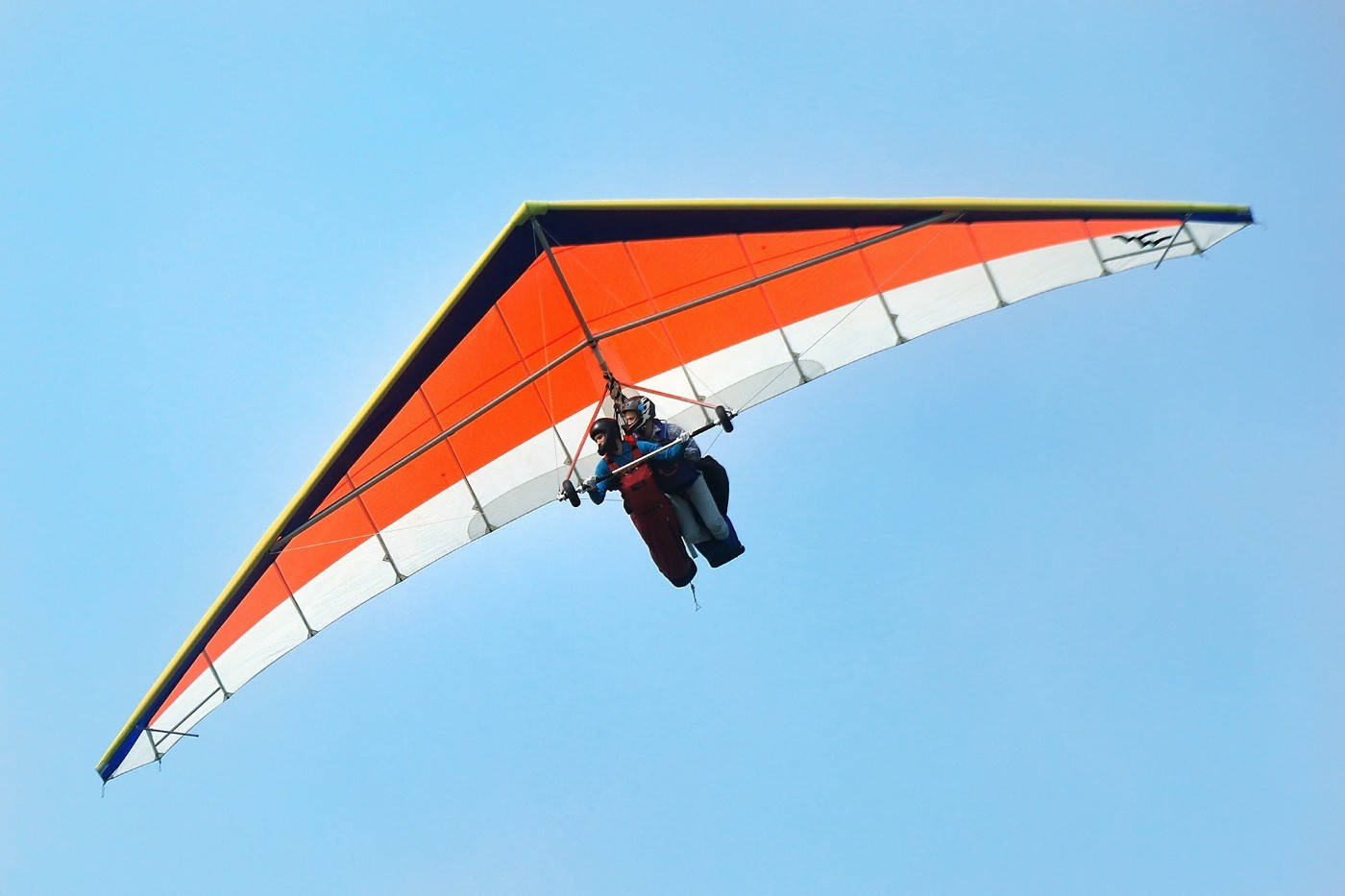 Hang Gliding Air Sport Couple Holiday Wallpaper
