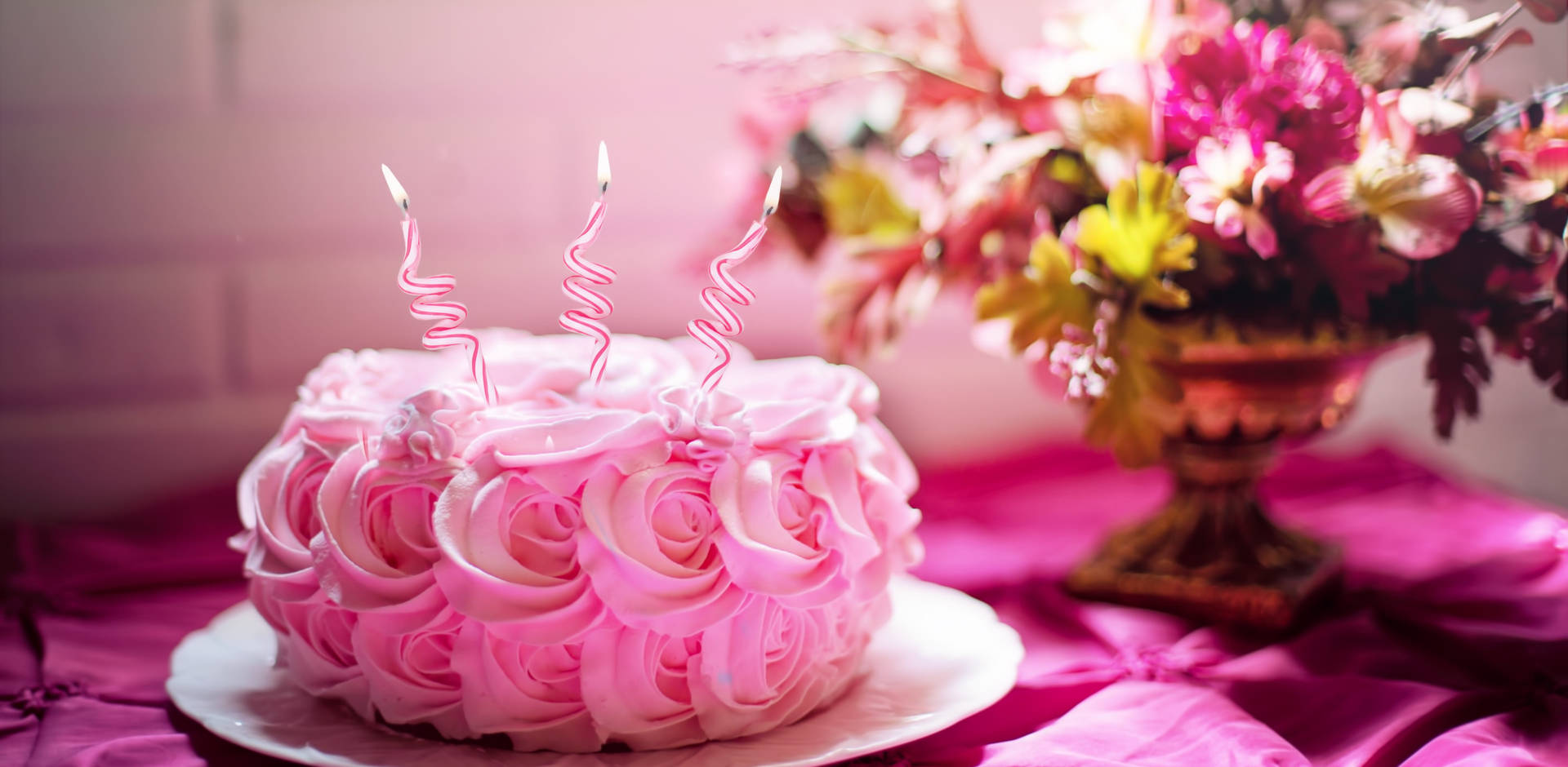 Happy Birthday Flower Cake Wallpaper