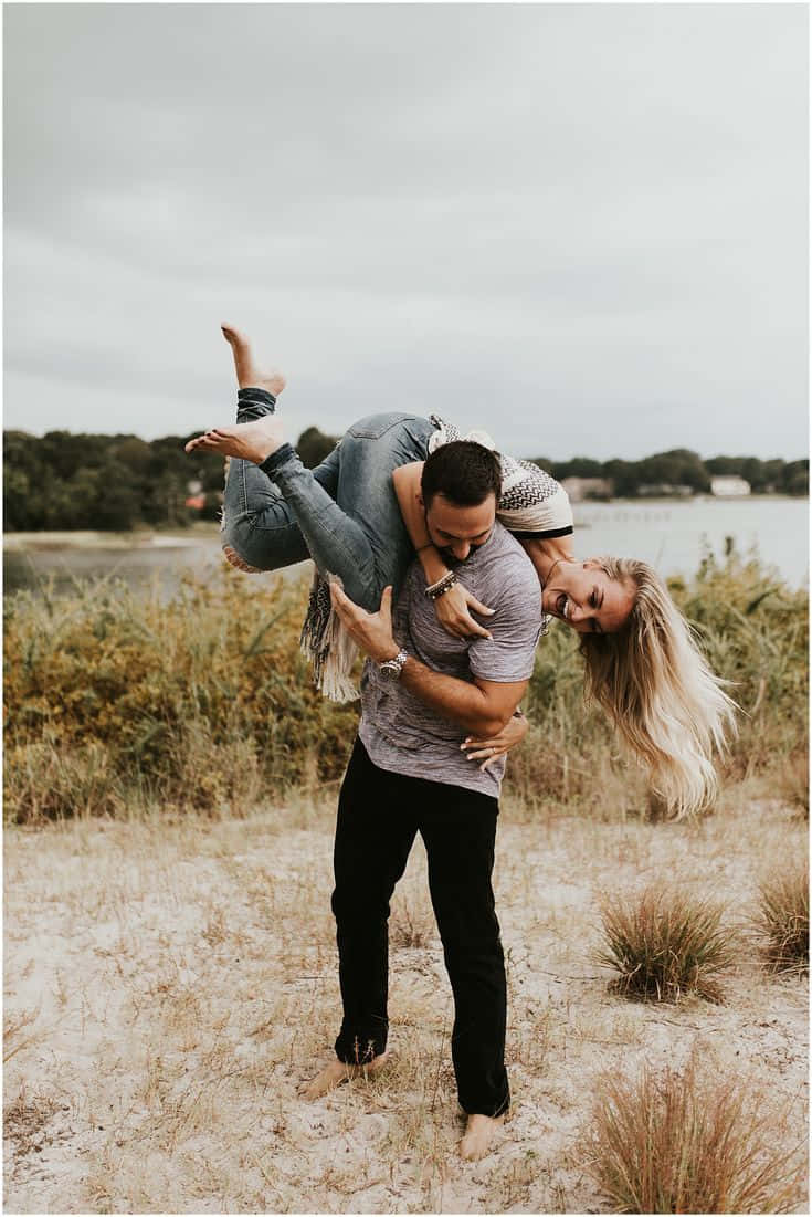 This Couple Just Got Engaged, And Their Photo Shoot Is Both Hilarious And  Awesome (14 Pics) | Bored Panda