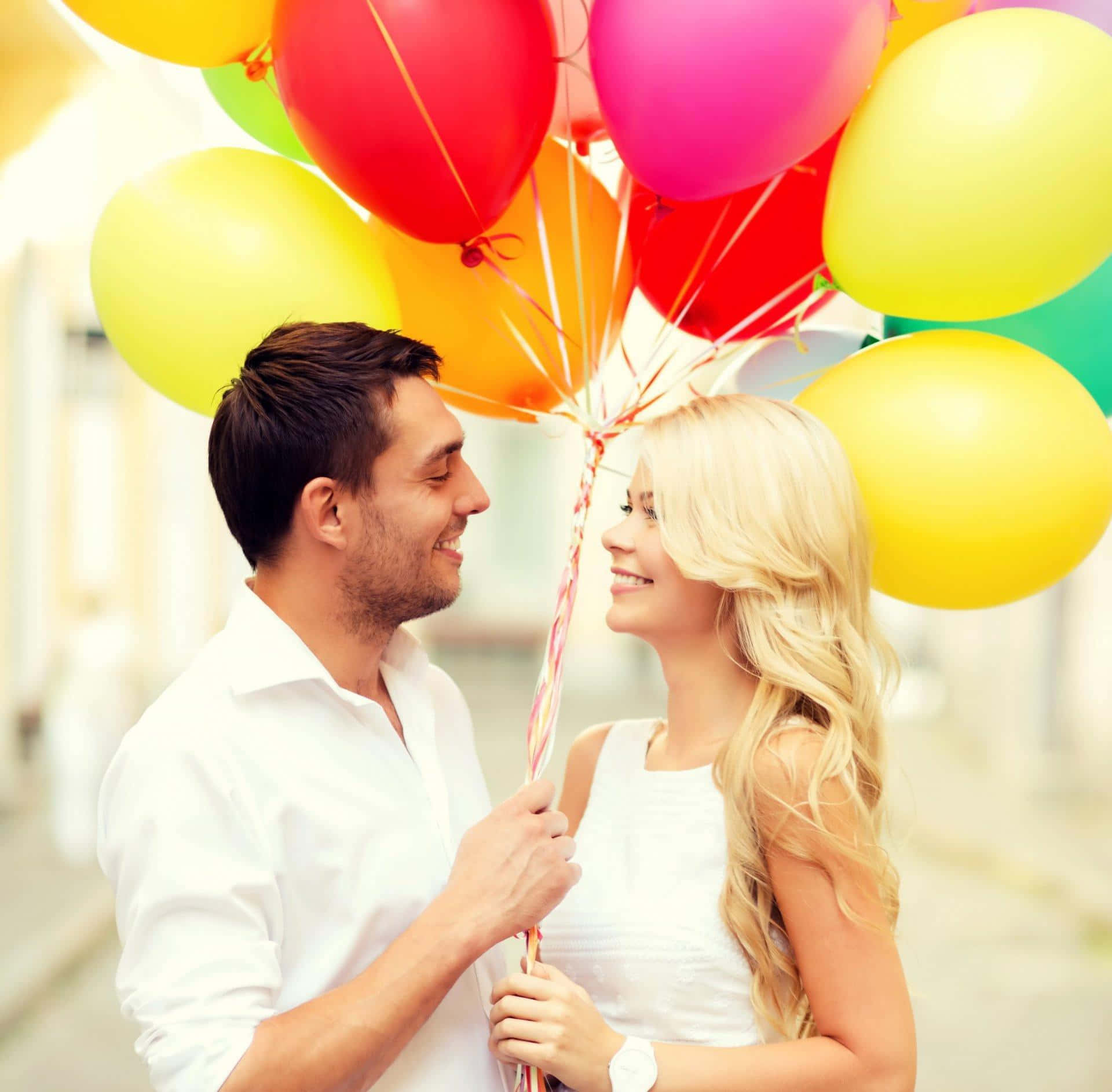 Heliumballonsbilder Glücklicher Paare