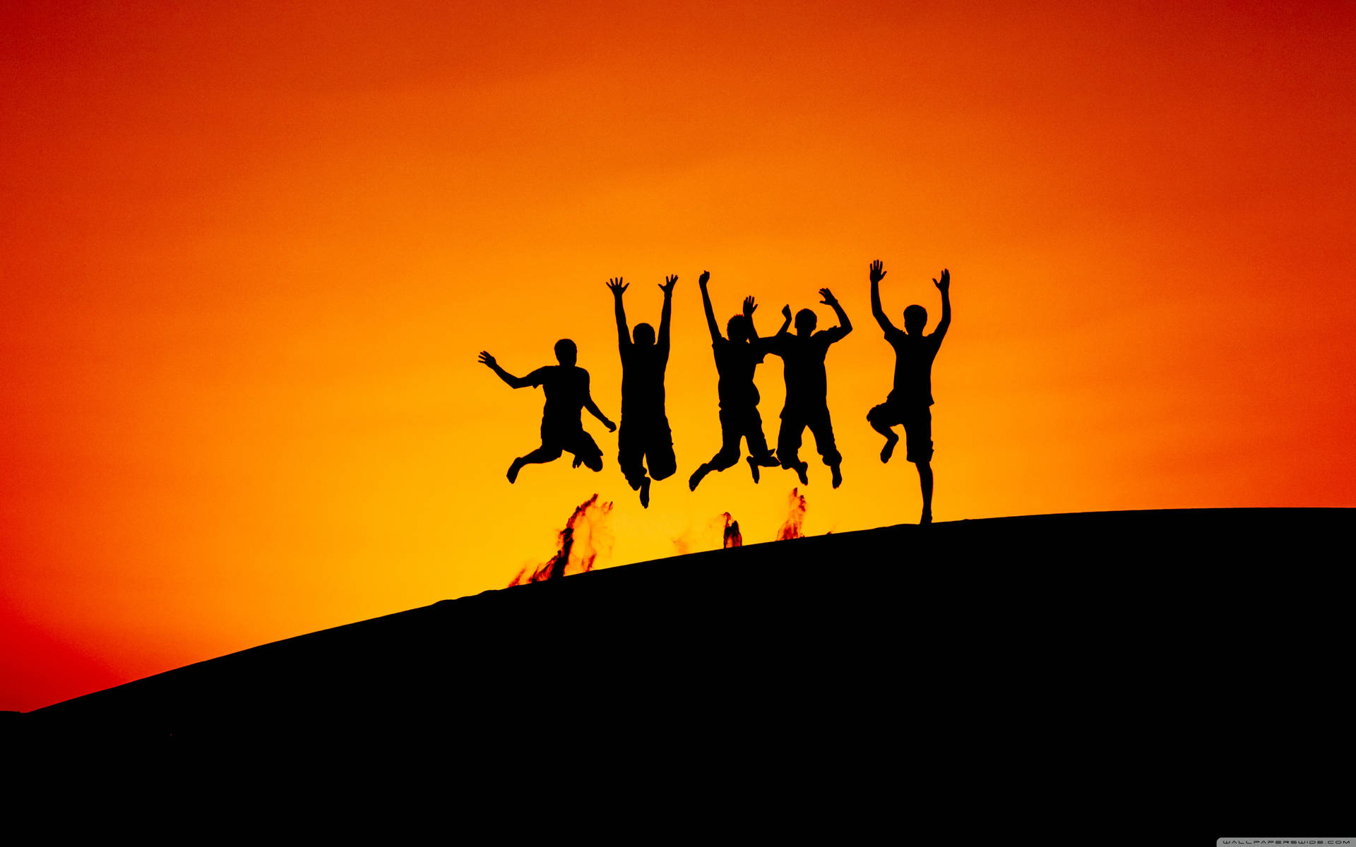 Happy Friends Jumping Wallpaper