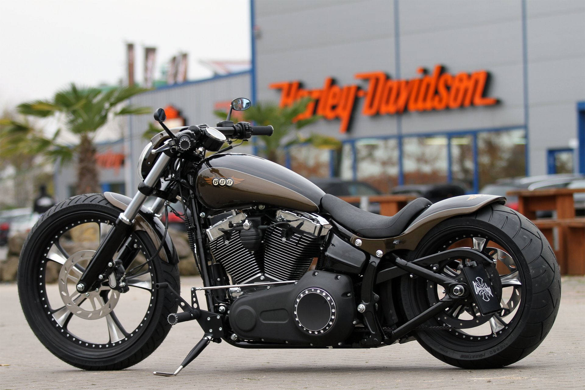 Harley Breakout Bobber Motorcykel Wallpaper