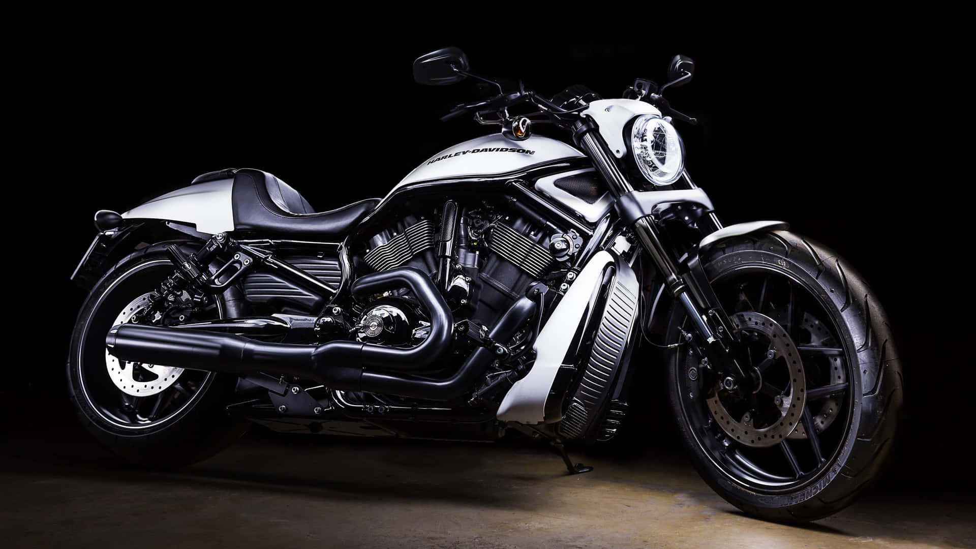 Sfondodi Harley Davidson Moto Argento Metallizzato