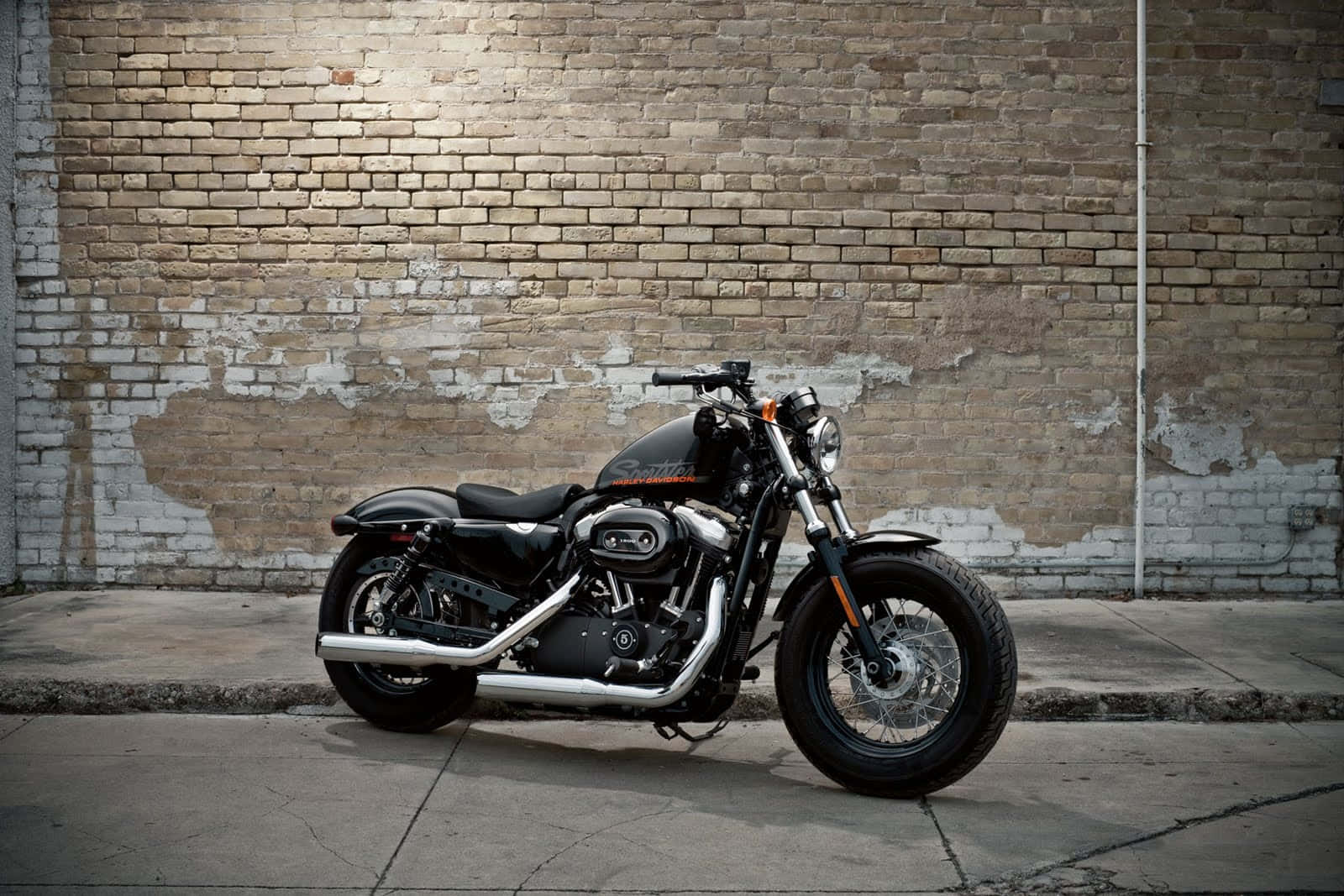 Baggrundmed Harley Davidson Iron 1200 Motorcykel.