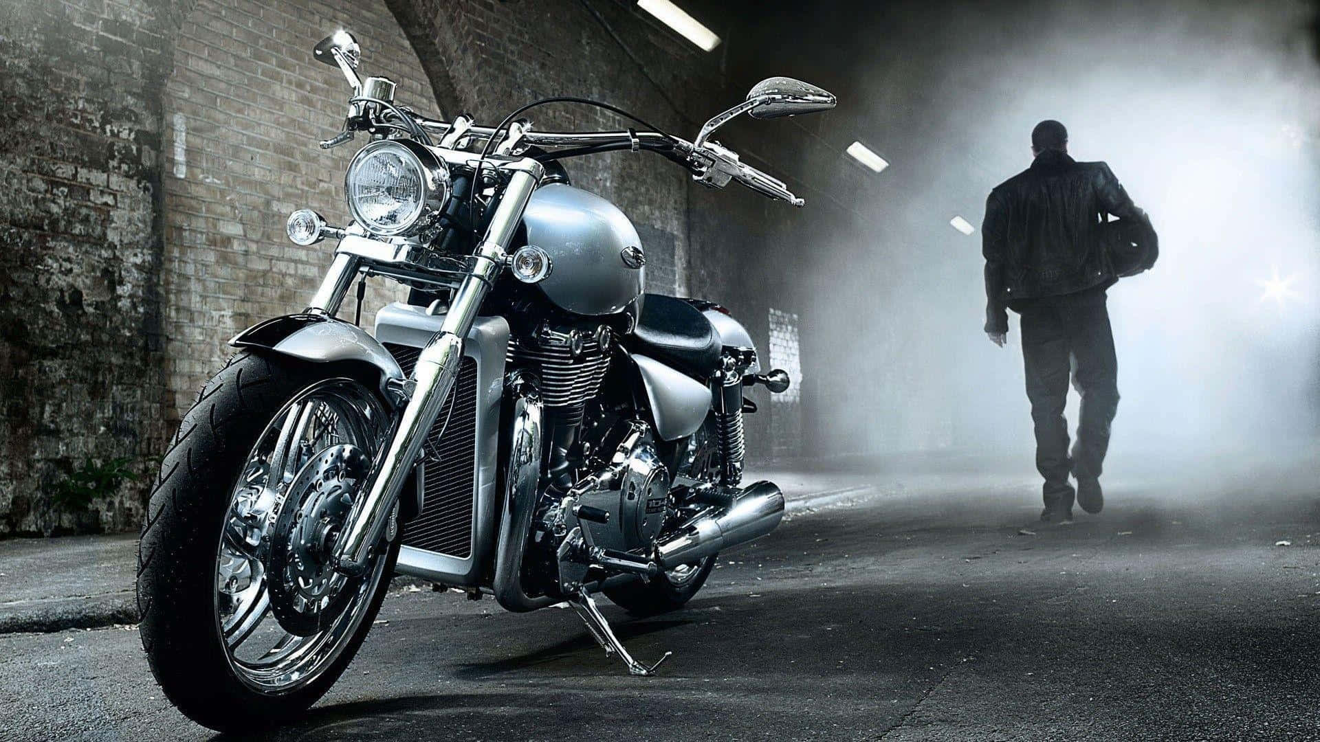 Harleydavidson Motorcykler Og En Mand Som Baggrund.