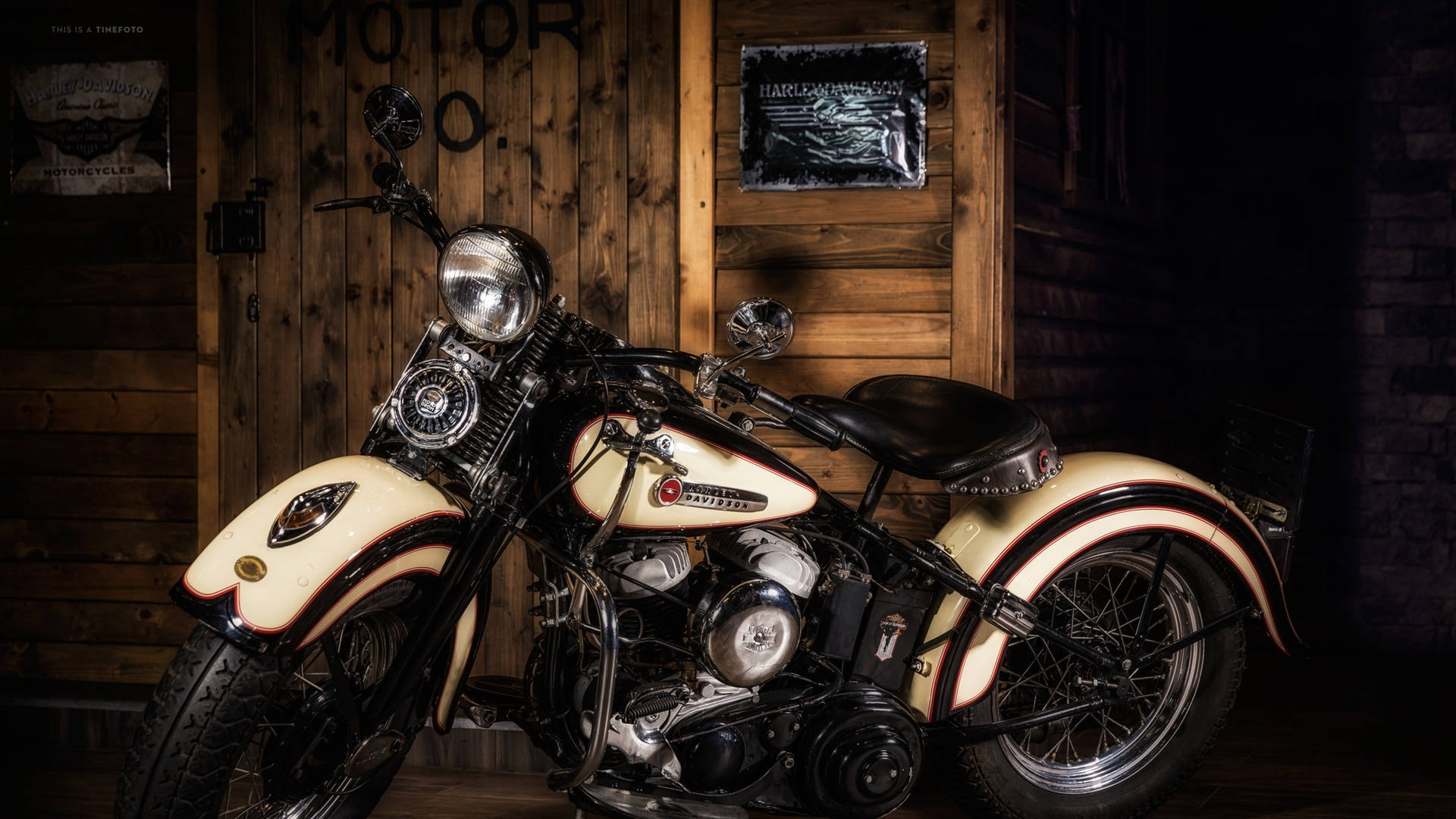 Harley Davidson Logo Classic Motorbike Wallpaper