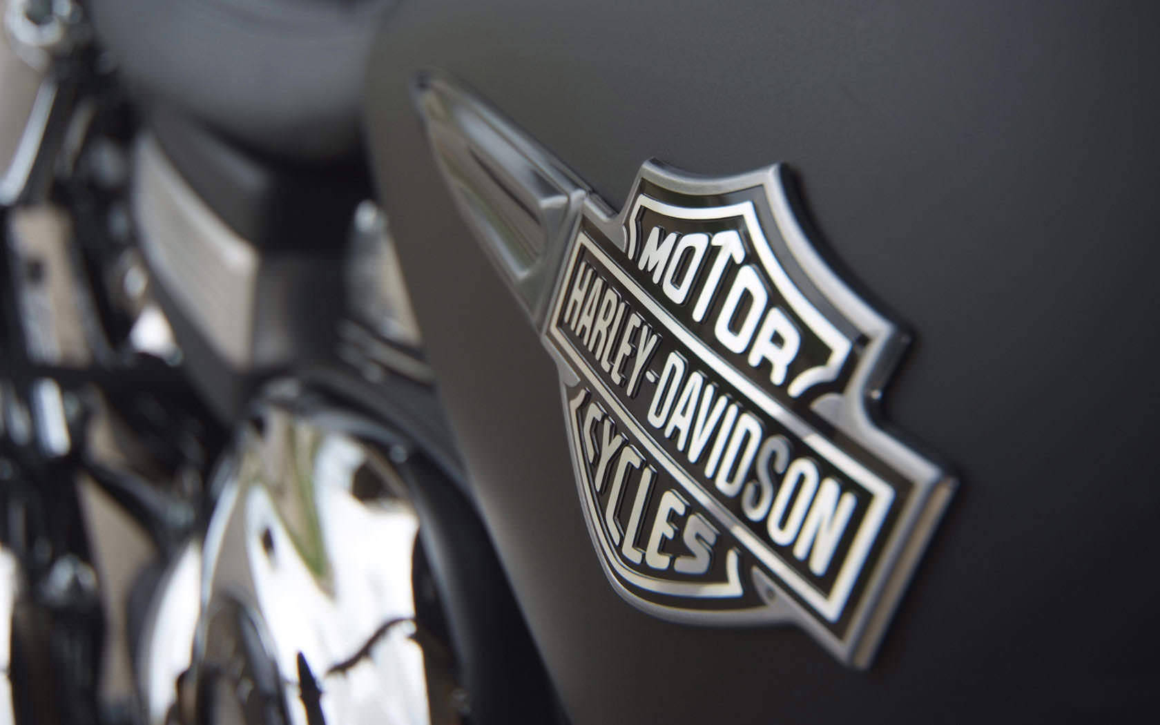 Harley Davidson Logo Silver Plate Wallpaper