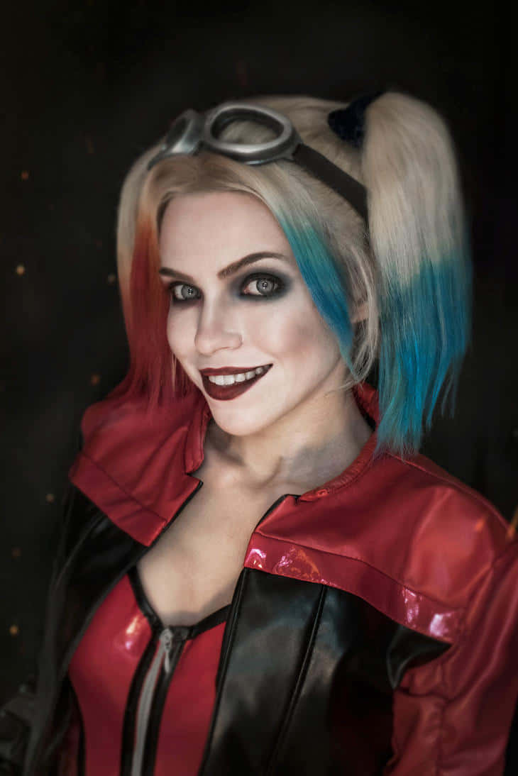 Harley Quinn preparing for battle in Injustice 2 Wallpaper