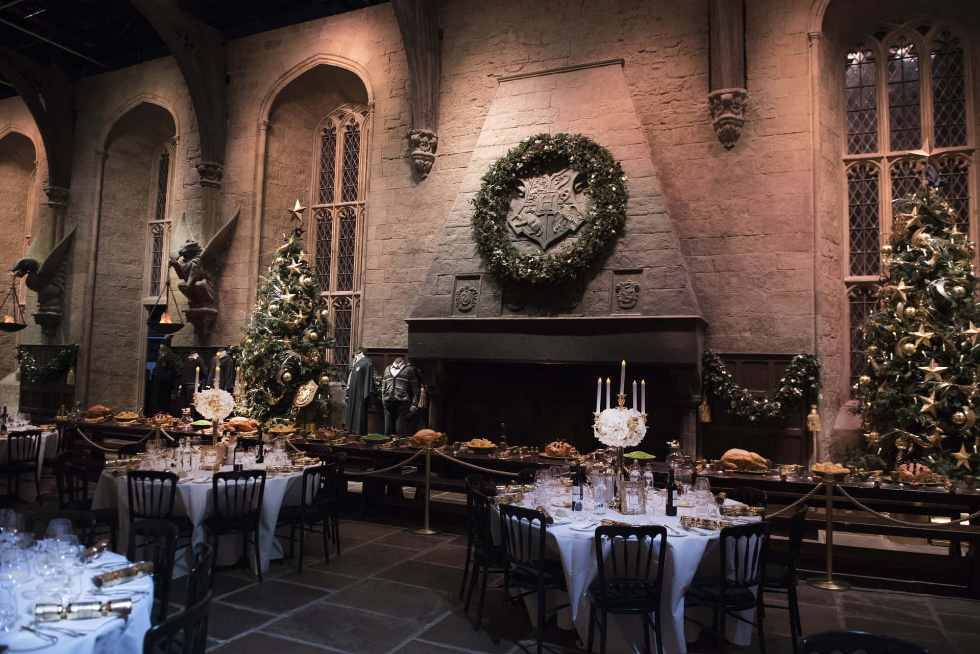 Warner Bros Harry Potter Christmas Studio Decorations Picture