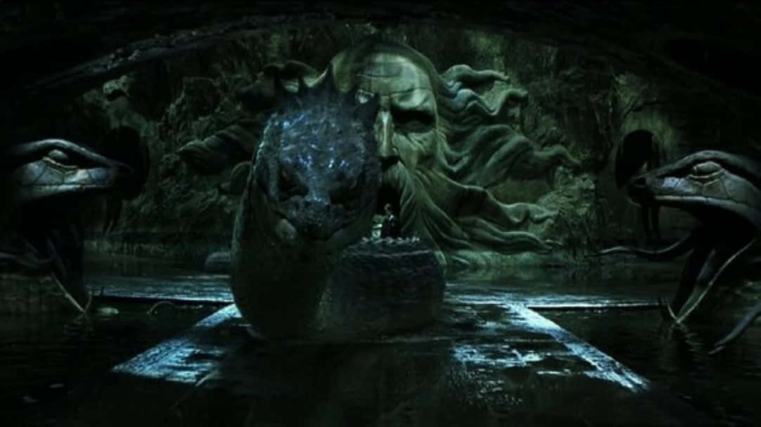 Misteriosaescena De Harry Potter Con Serpiente Fondo de pantalla