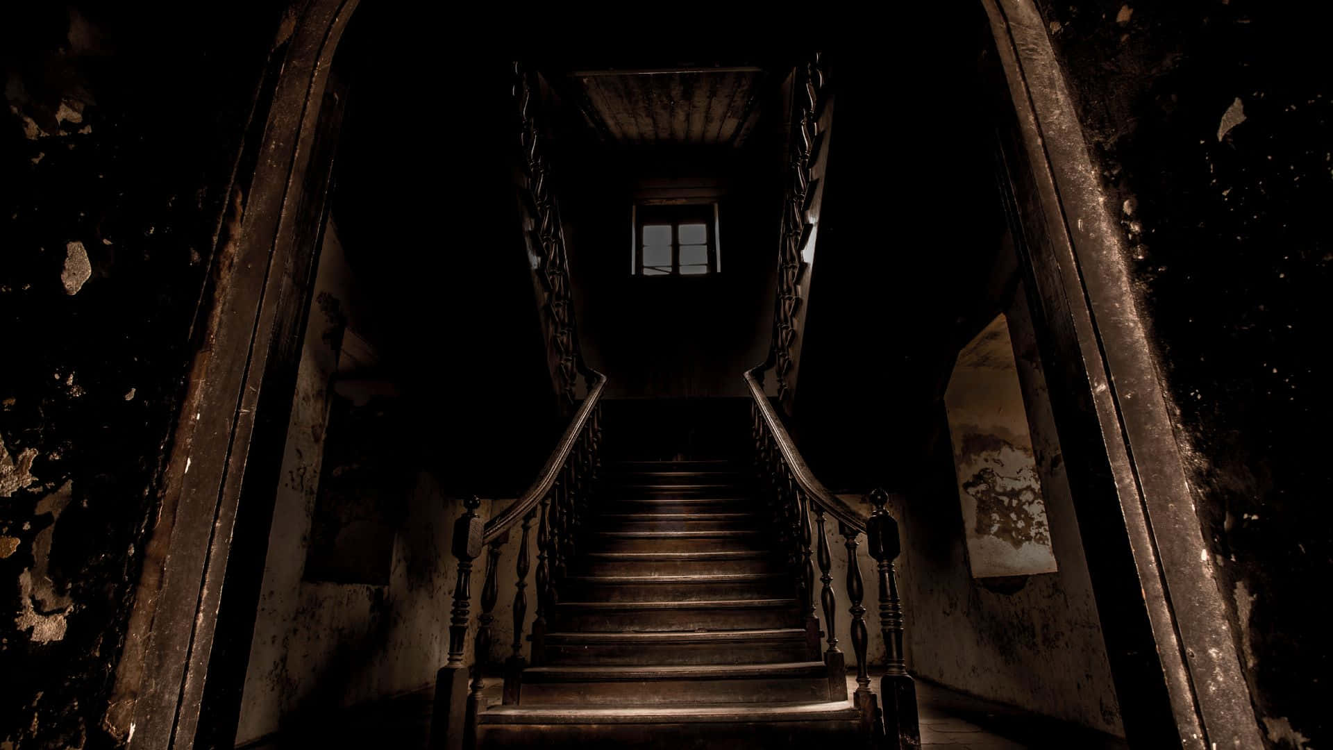 Explore the Haunted Hotels of the World Wallpaper