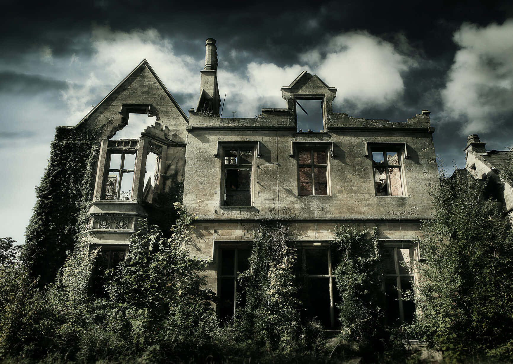 Walk through a creepy haunted house if you dare!