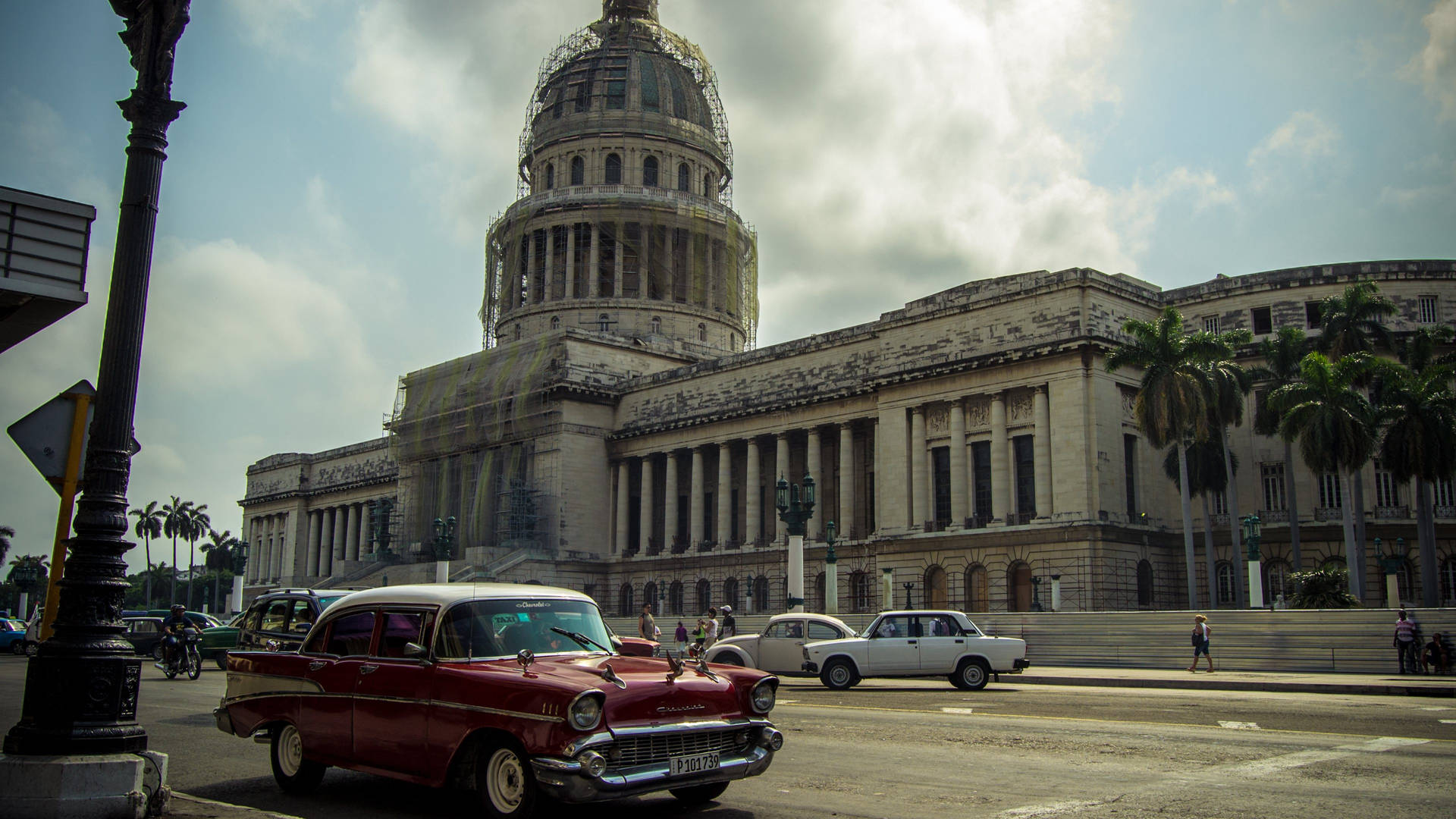 Havanna,el Capitolio, Klassische Autos Wallpaper