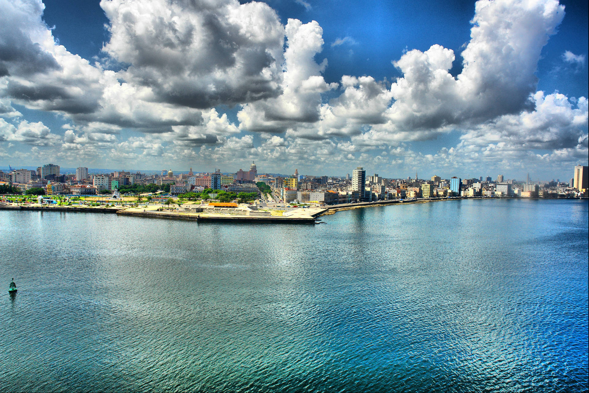 Havana Seaside Skyline Wallpaper