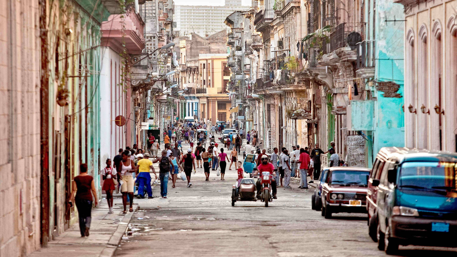 Ladscape: Havana tricikler biler gade landskab. Wallpaper