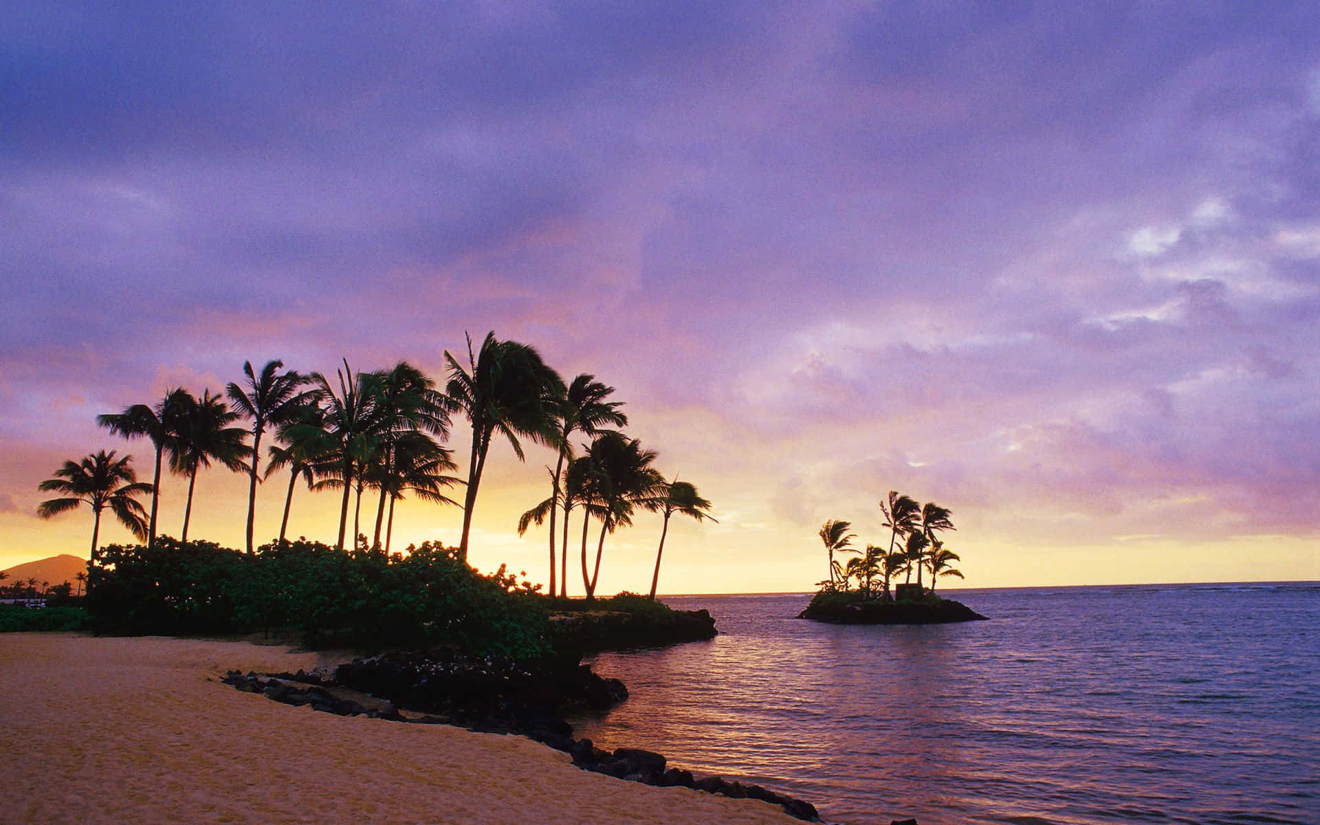 Paraísoencontrado Nesta Pitoresca Praia Havaiana. Papel de Parede