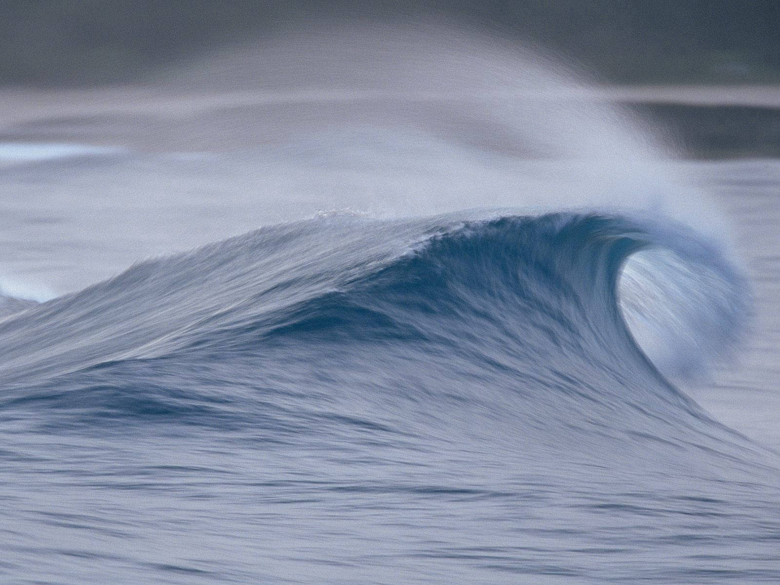 Hawaii Crashing Waves Wallpaper