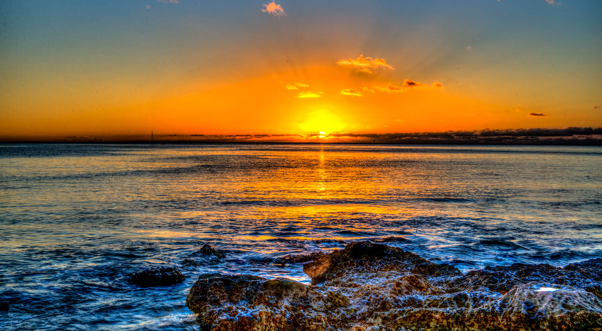 Hawaii Golden Sunset Widescreen Wallpaper