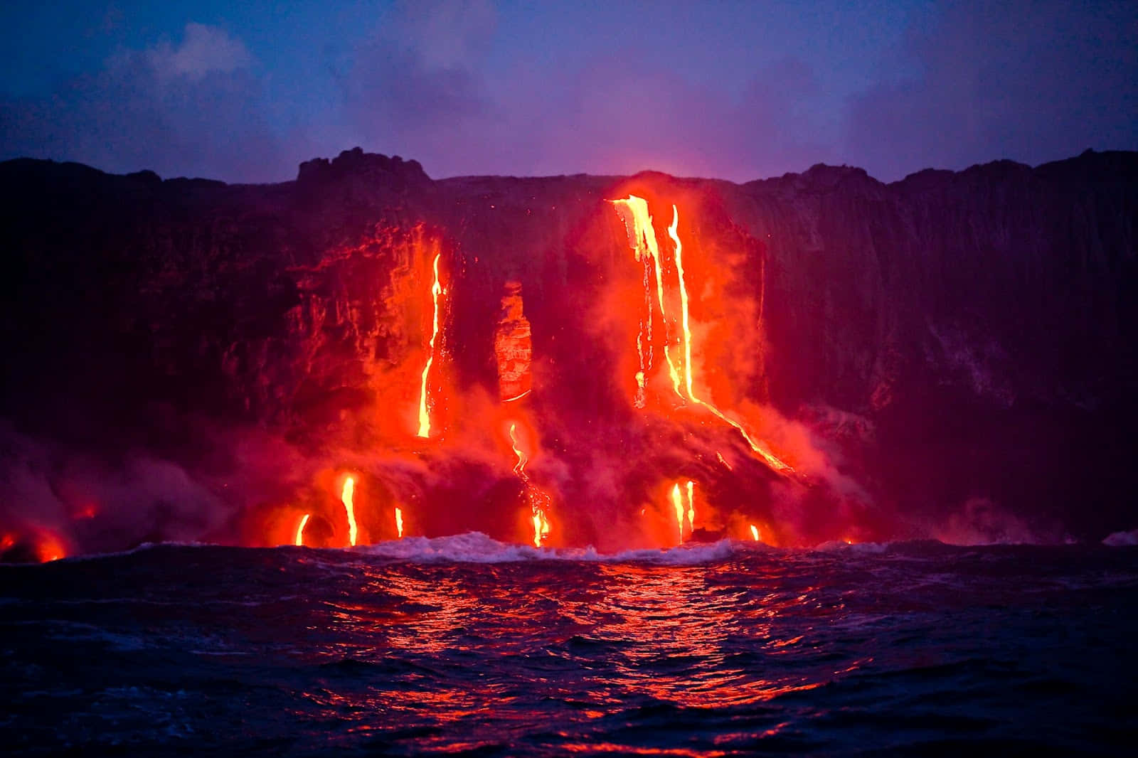 Parquenacional De Los Volcanes De Hawái: Roca Fundida. Fondo de pantalla
