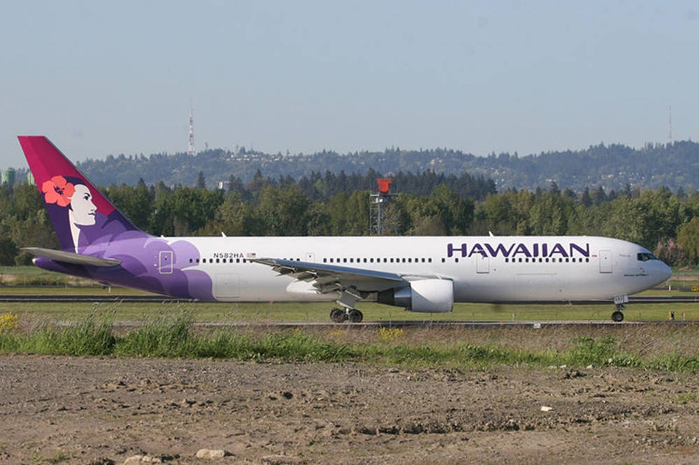 Hawaiian Airlines Plane On Runway Wallpaper