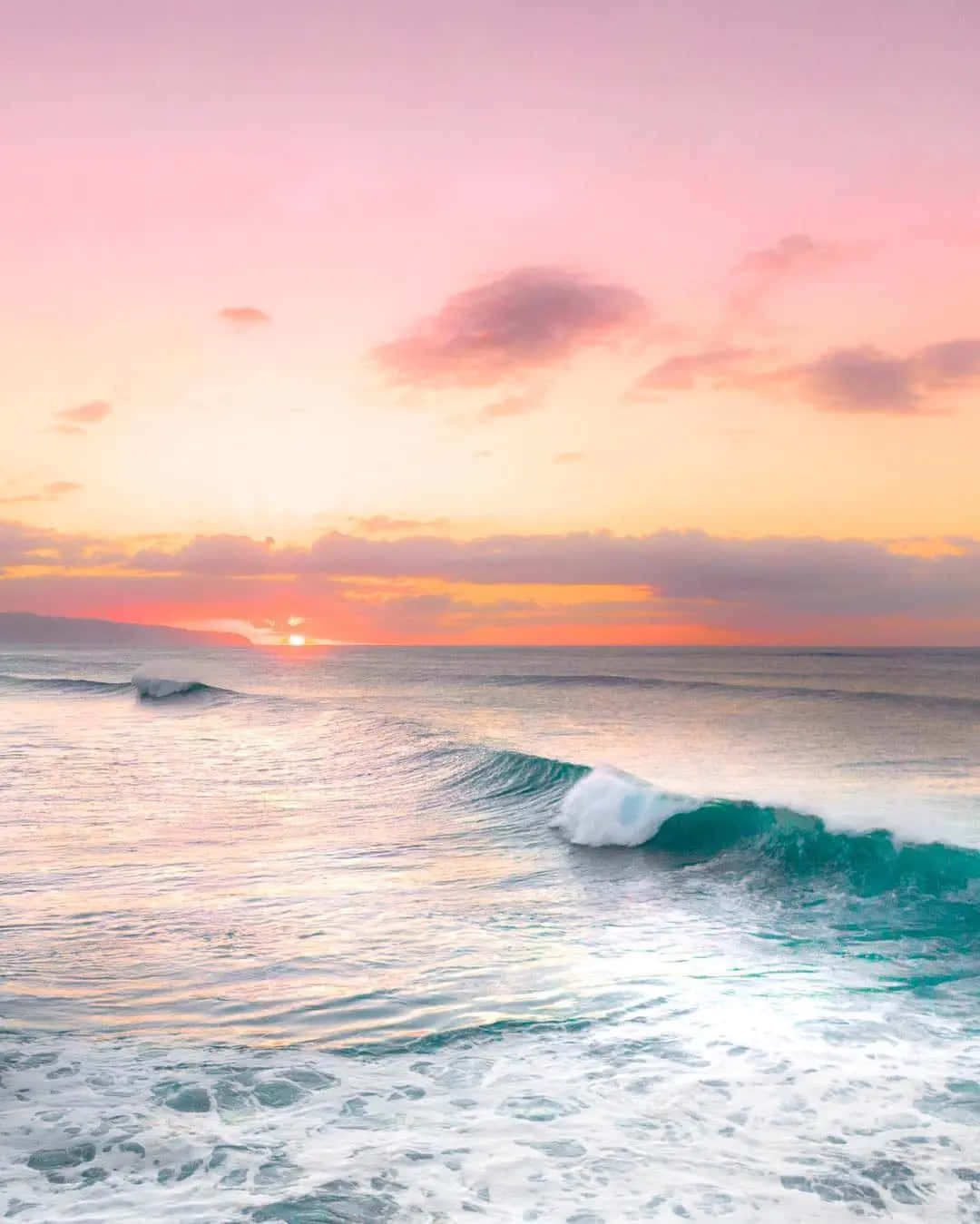 Hawaiiansktsolnedgångsbakgrundsbilder Med Strandvågor.