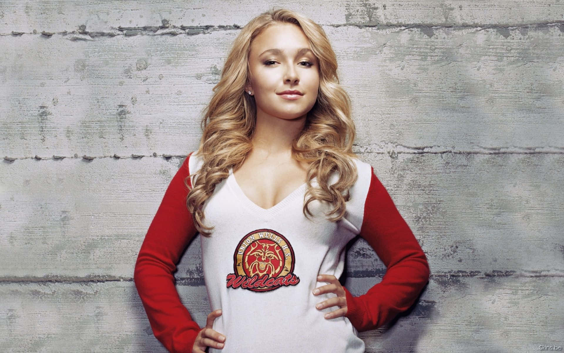 Hayden Panettiere striking a pose in a stunning photo shoot Wallpaper