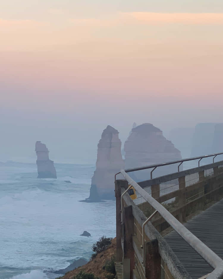Rodoviagreat Ocean Hazy Com Doze Apóstolos Na Austrália. Papel de Parede
