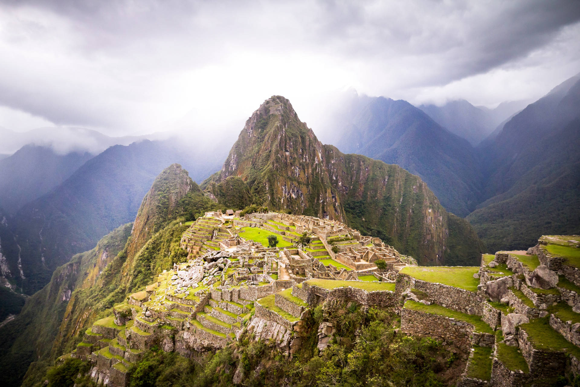 Machu Picchu, Peru Wallpaper