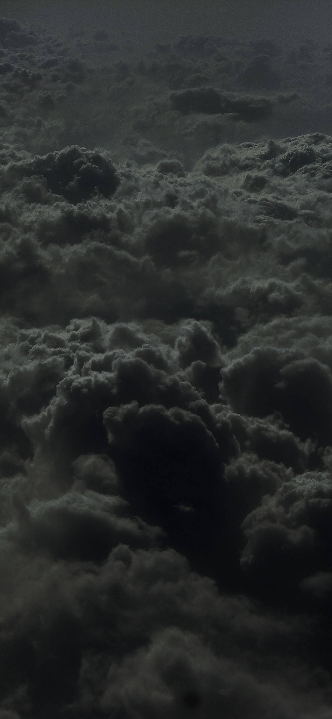 HD Cloudy Sky Dark Grey iPhone Wallpaper